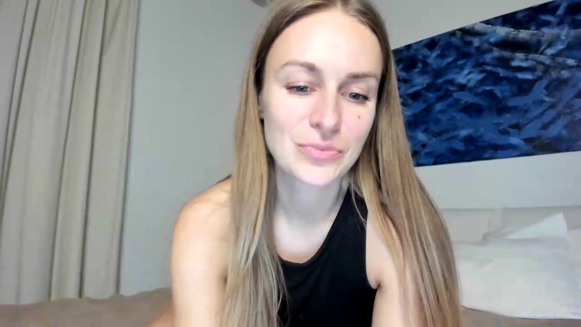 Gallery image thumbnail from regular_girl's myfreecams stream on, 08/19/2026, 18:52 image 17 of 20