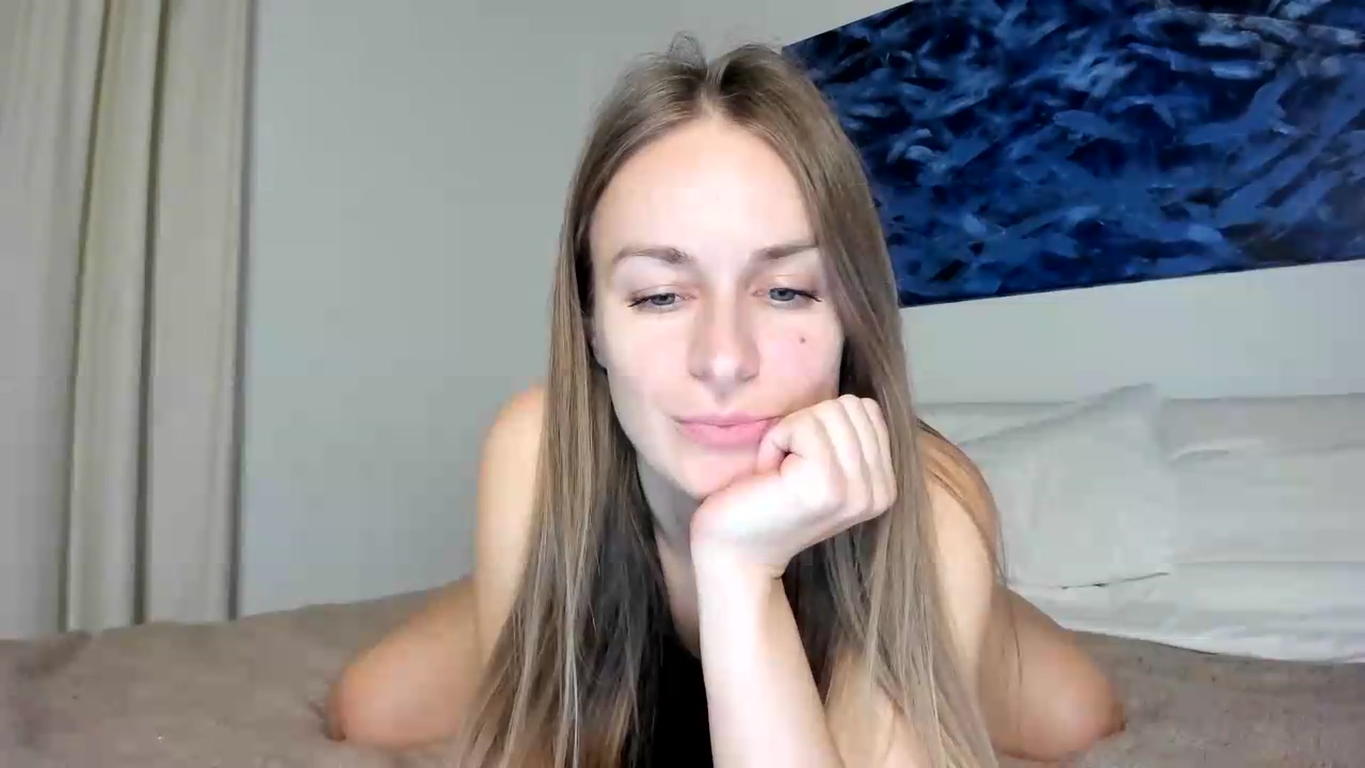 Gallery image thumbnail from regular_girl's myfreecams stream on, 08/19/2026, 20:31 image 12 of 20