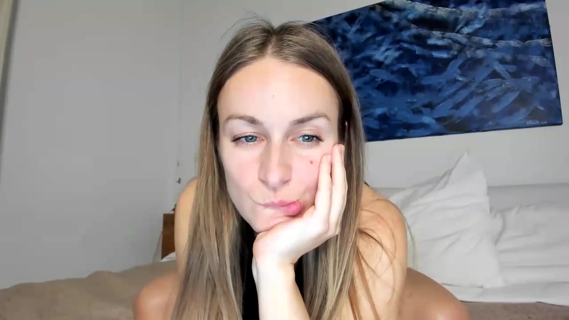 Gallery image thumbnail from regular_girl's myfreecams stream on, 08/19/2026, 21:23 image 19 of 20