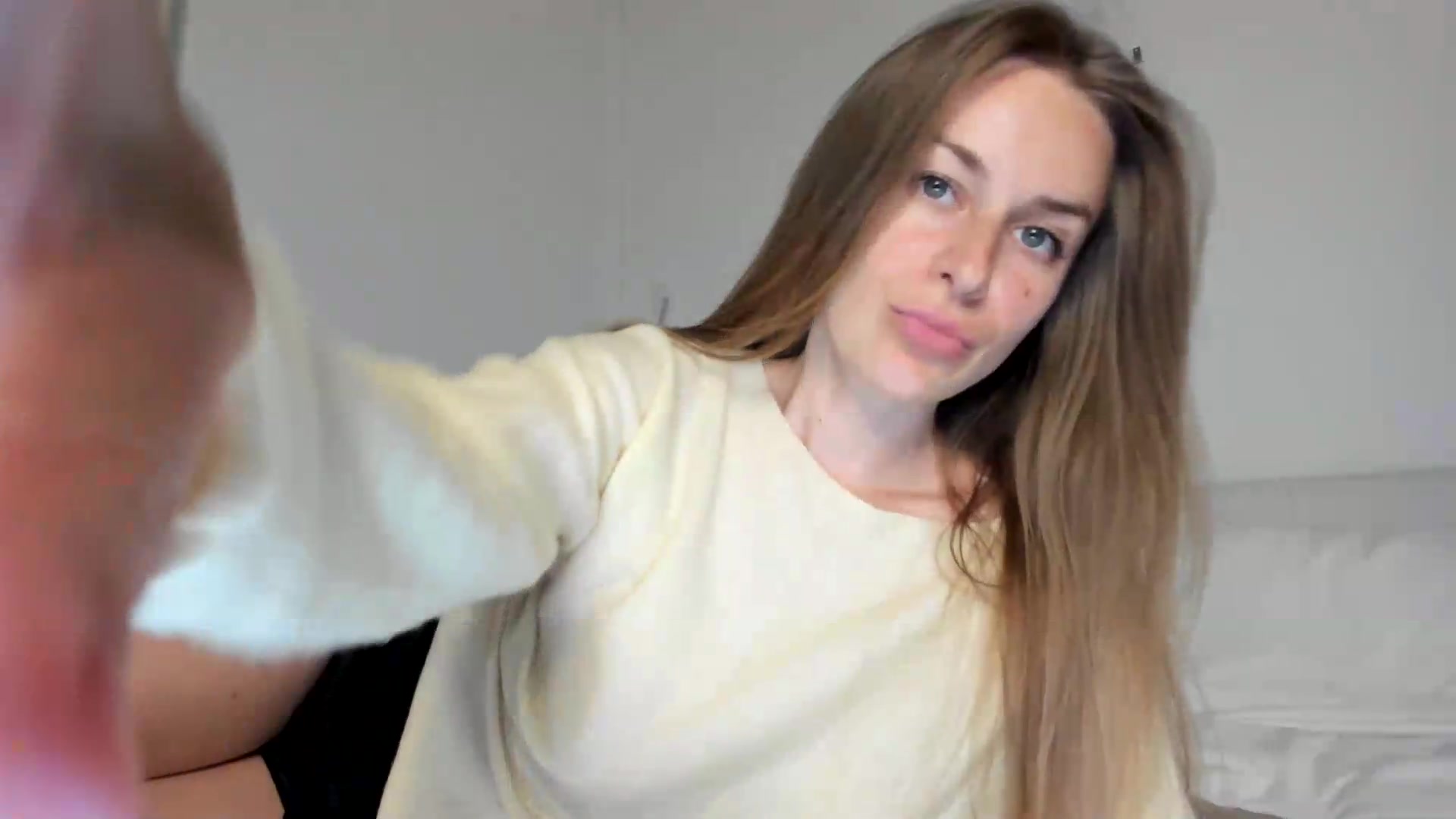 Gallery image thumbnail from regular_girl's myfreecams stream on, 09/12/2026, 17:47 image 3 of 20
