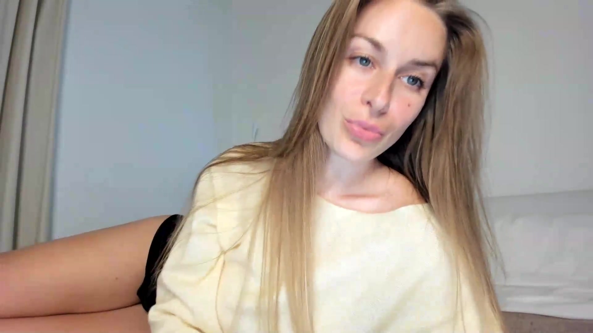 Gallery image thumbnail from regular_girl's myfreecams stream on, 09/12/2026, 17:47 image 14 of 20