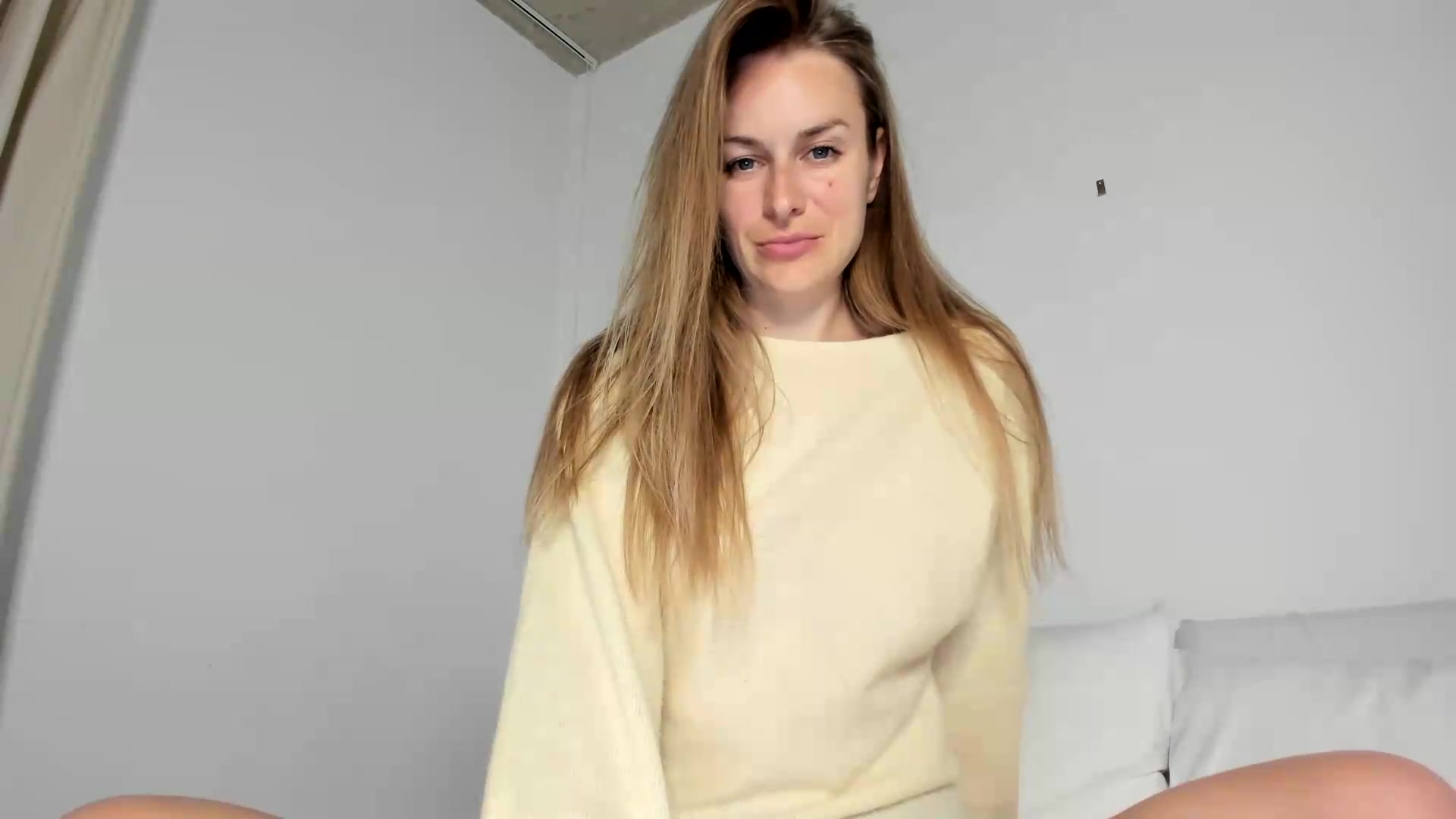 Gallery image thumbnail from regular_girl's myfreecams stream on, 09/12/2026, 17:47 image 9 of 20