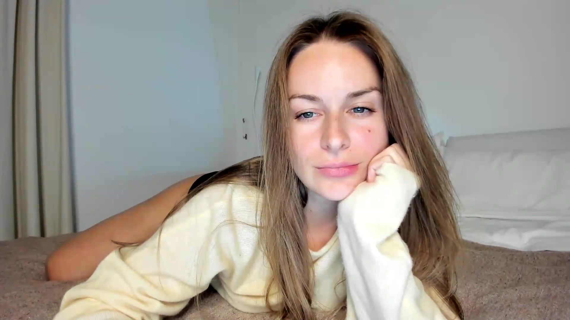 Gallery image thumbnail from regular_girl's myfreecams stream on, 09/12/2026, 17:47 image 17 of 20