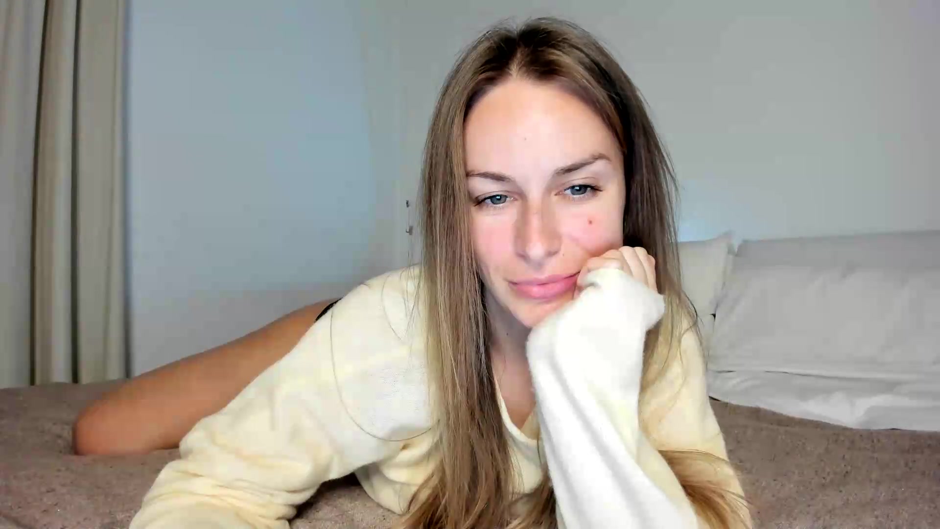 Gallery image thumbnail from regular_girl's myfreecams stream on, 09/12/2026, 17:47 image 20 of 20