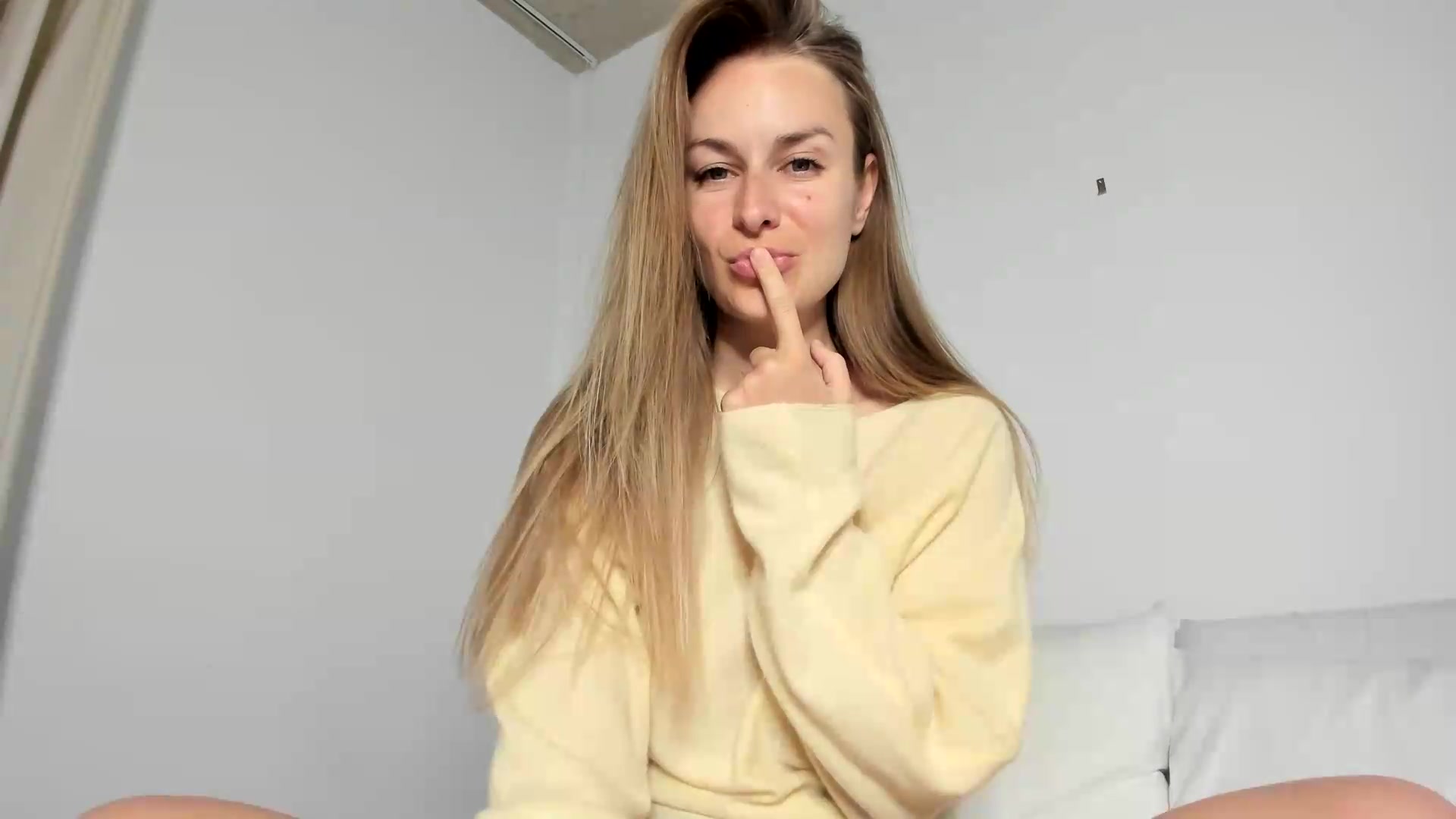 Gallery image thumbnail from regular_girl's myfreecams stream on, 09/12/2026, 17:47 image 8 of 20