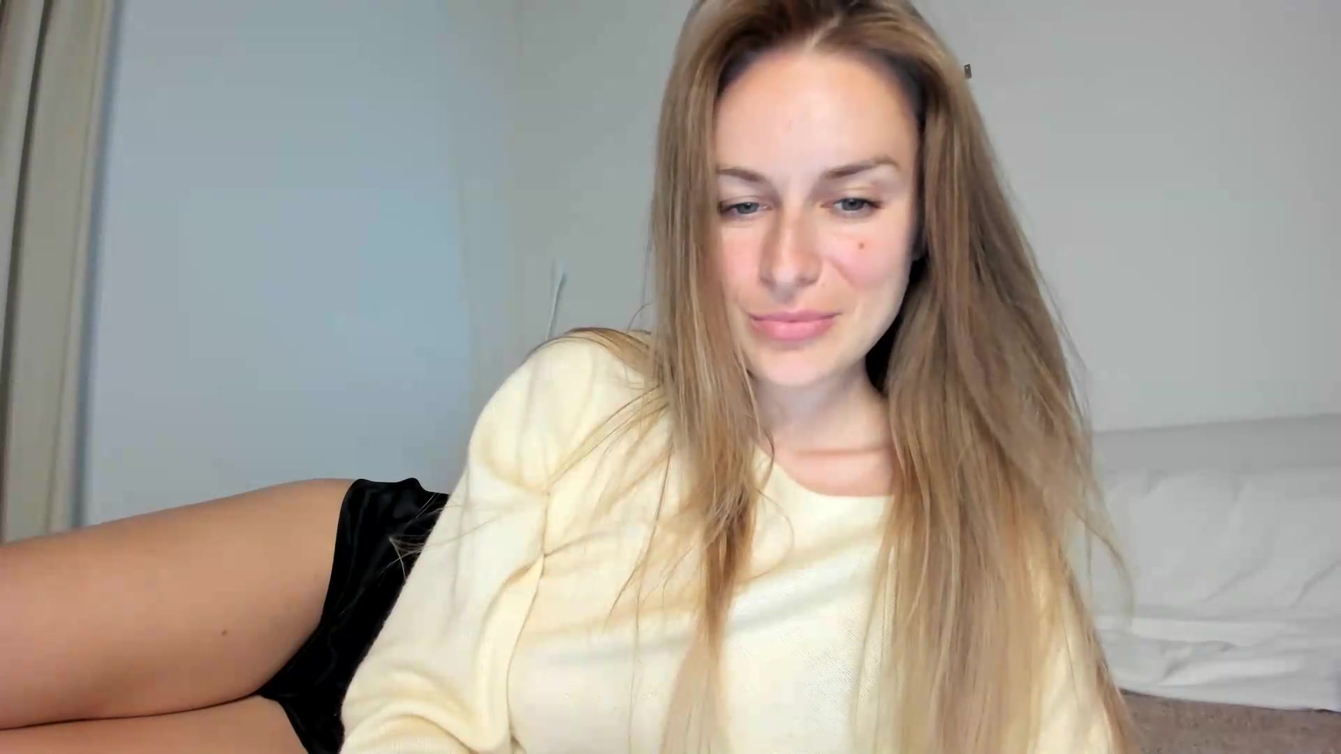 Gallery image thumbnail from regular_girl's myfreecams stream on, 09/12/2026, 18:26 image 9 of 20