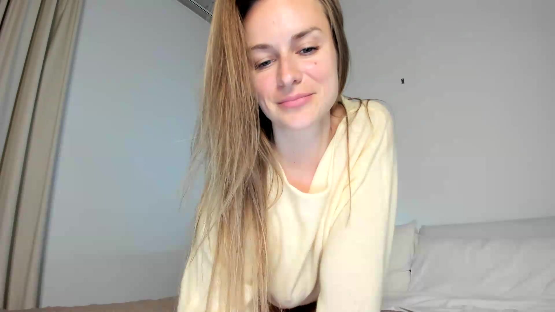 Gallery image thumbnail from regular_girl's myfreecams stream on, 09/12/2026, 18:26 image 13 of 20