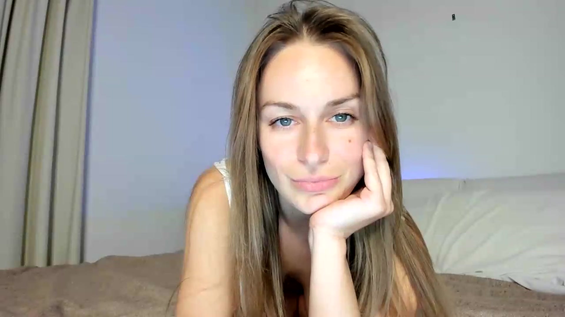 Gallery image thumbnail from regular_girl's myfreecams stream on, 09/12/2026, 22:50 image 11 of 20