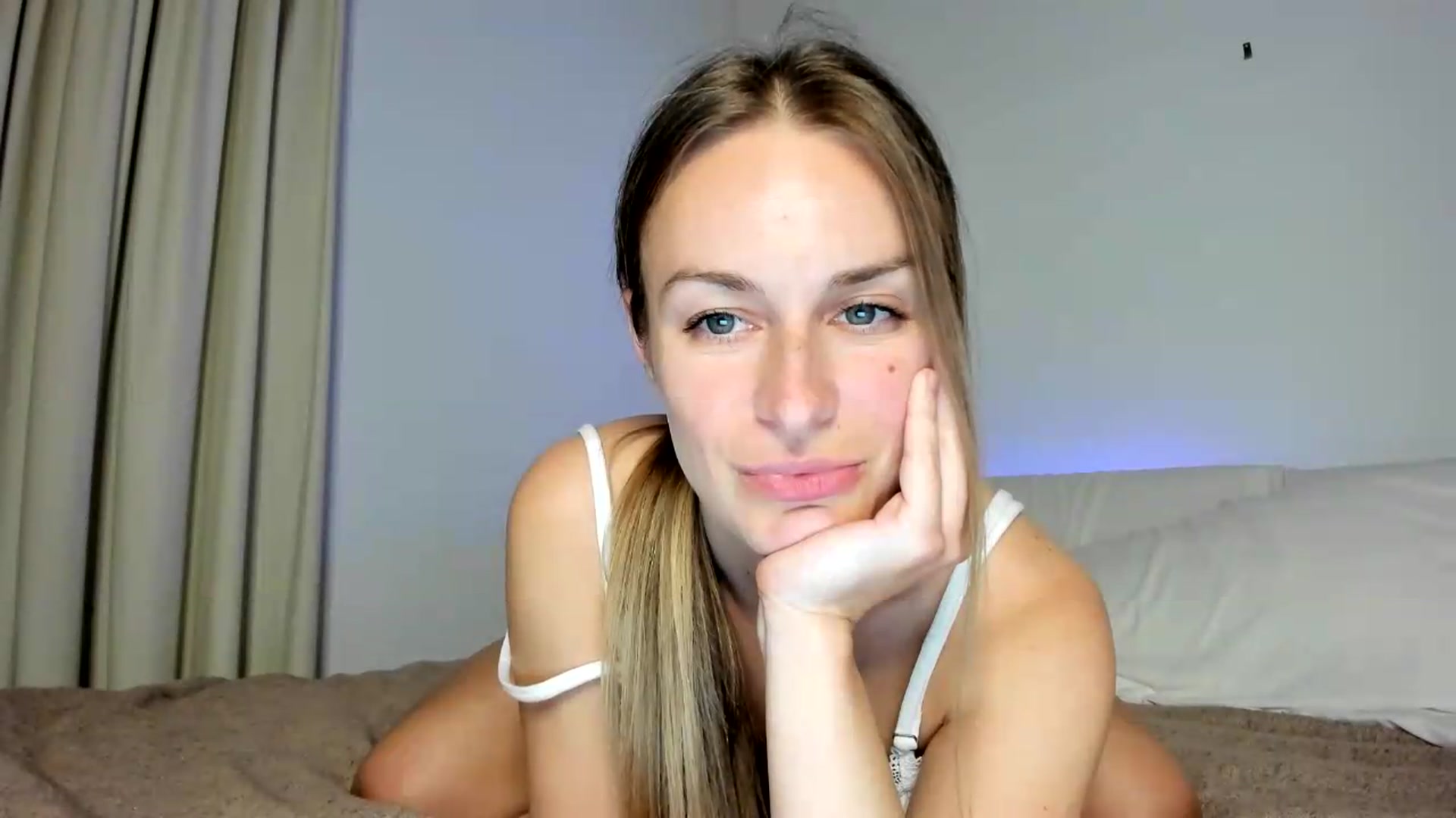 Gallery image thumbnail from regular_girl's myfreecams stream on, 09/12/2026, 23:36 image 3 of 20
