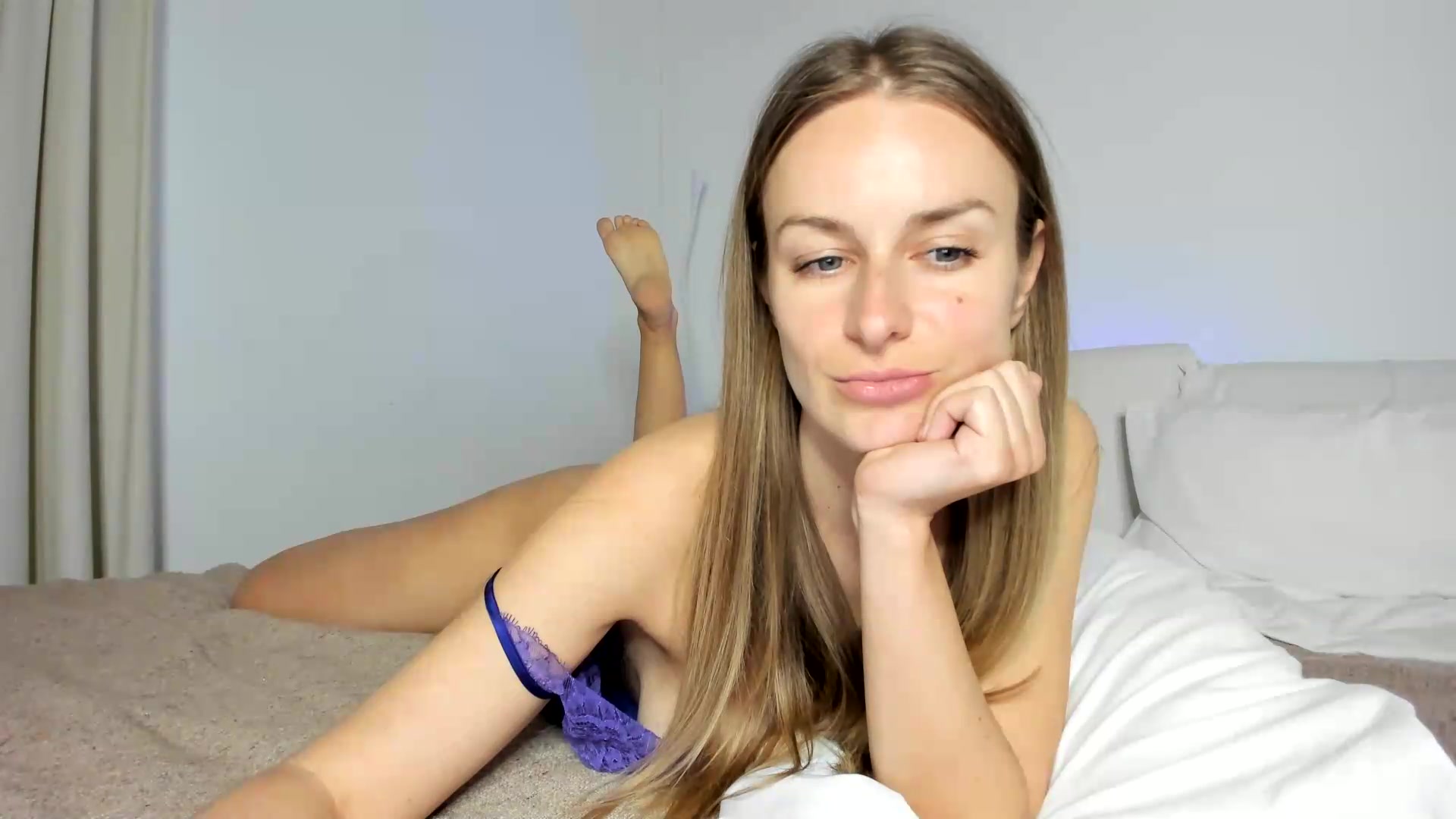 Gallery image thumbnail from regular_girl's myfreecams stream on, 09/13/2026, 20:15 image 14 of 20
