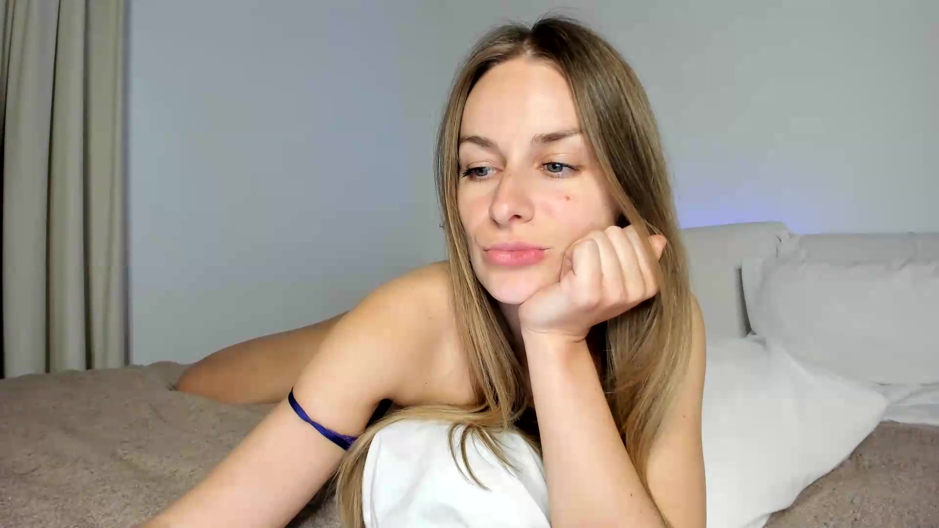 Gallery image thumbnail from regular_girl's myfreecams stream on, 09/13/2026, 20:41 image 9 of 20