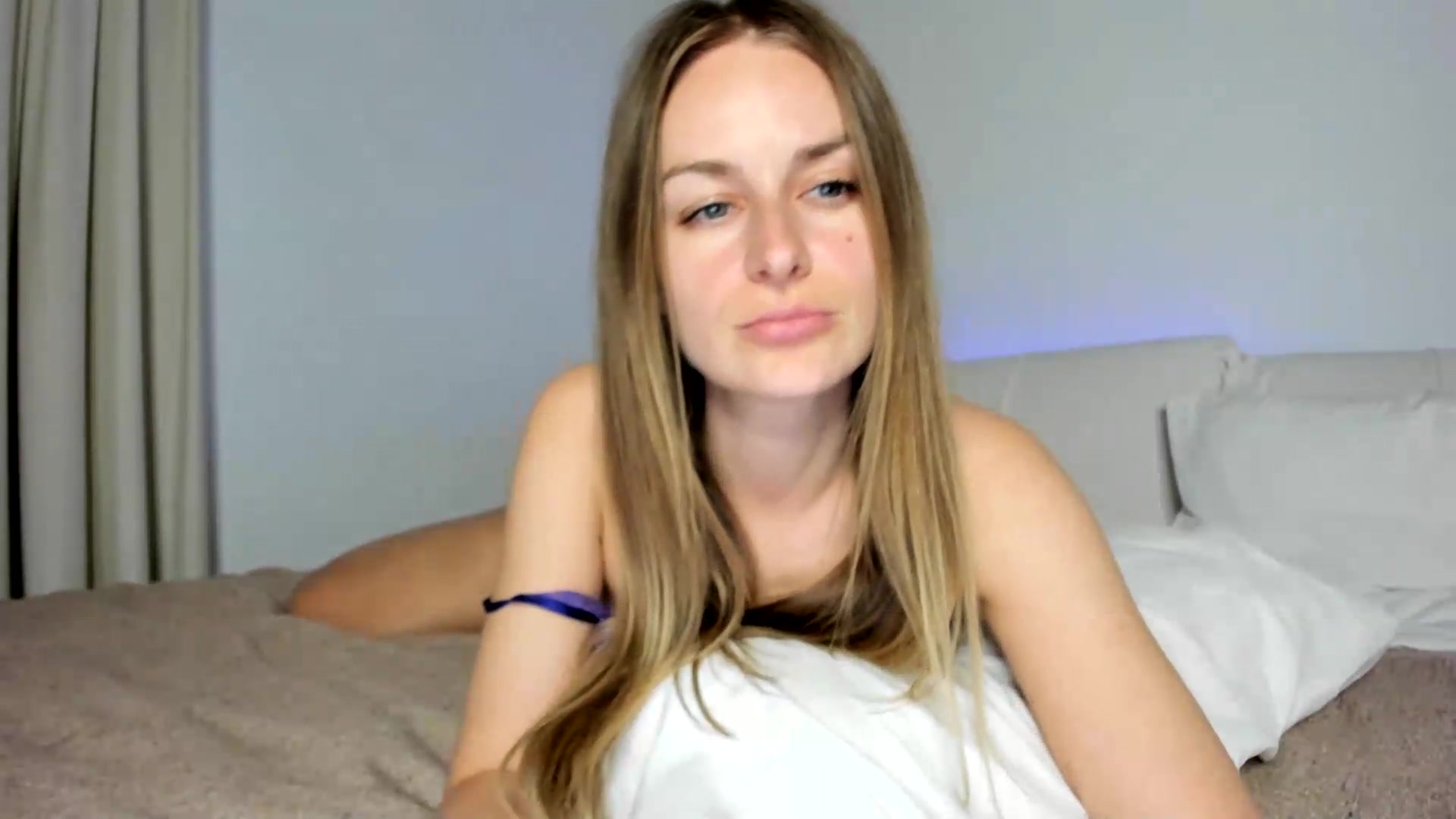 Gallery image thumbnail from regular_girl's myfreecams stream on, 09/13/2026, 20:41 image 10 of 20