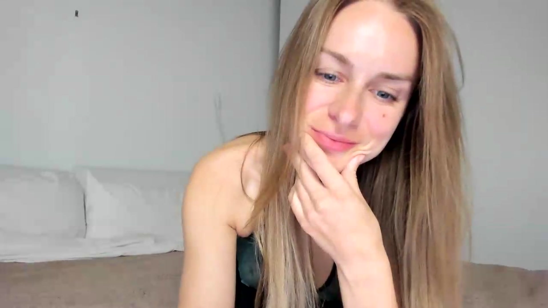 Gallery image thumbnail from regular_girl's myfreecams stream on, 09/15/2026, 18:27 image 13 of 20