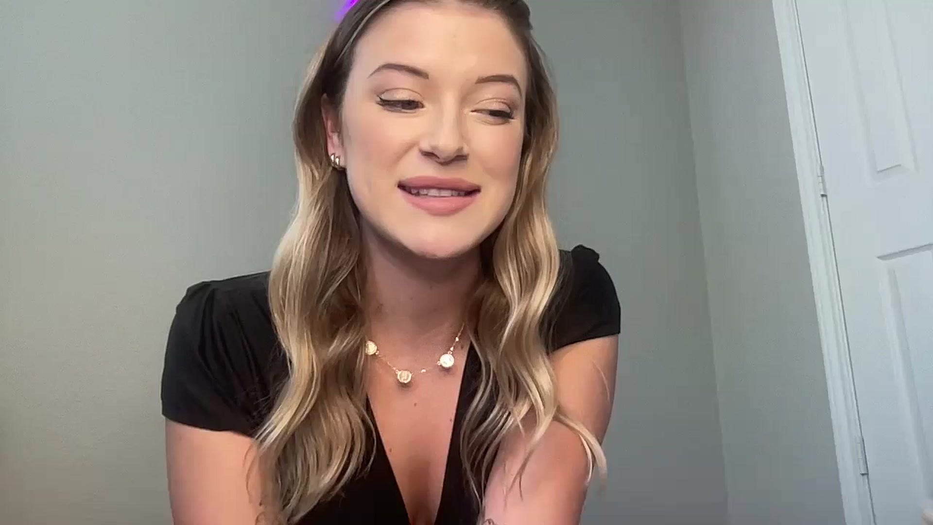 Gallery image thumbnail from rileydepp's myfreecams stream on, 10/22/2024, 20:26 image 16 of 20