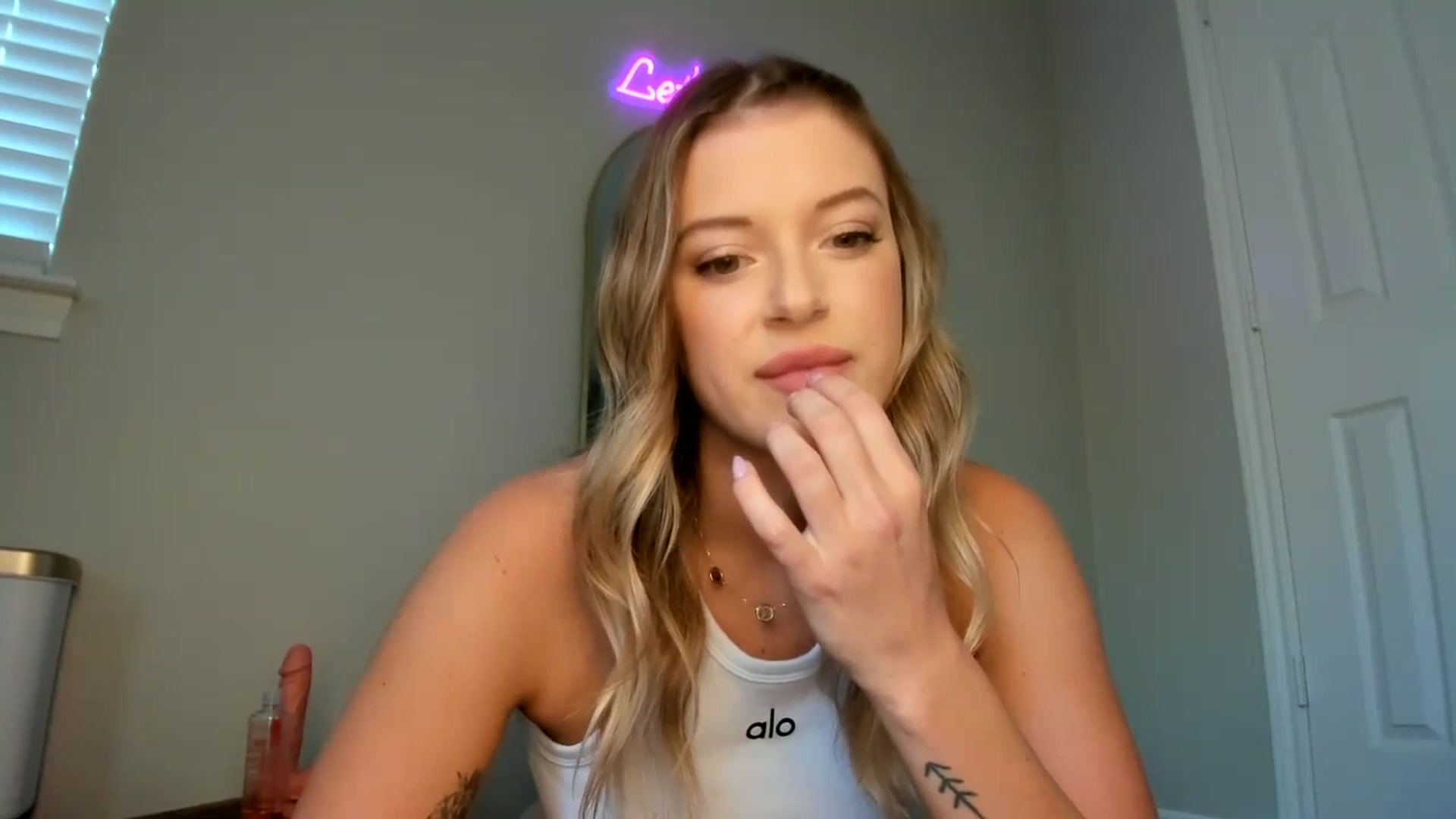 Gallery image thumbnail from rileydepp's myfreecams stream on, 10/28/2024, 22:08 image 4 of 20