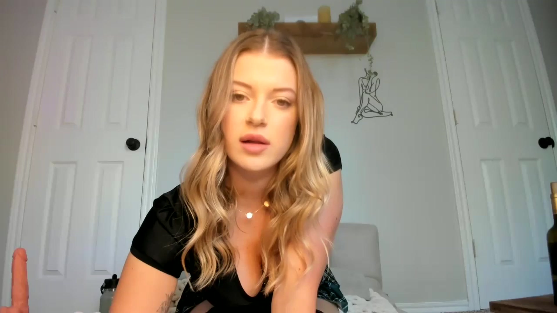 Gallery image thumbnail from rileydepp's myfreecams stream on, 11/14/2024, 22:02 image 16 of 20