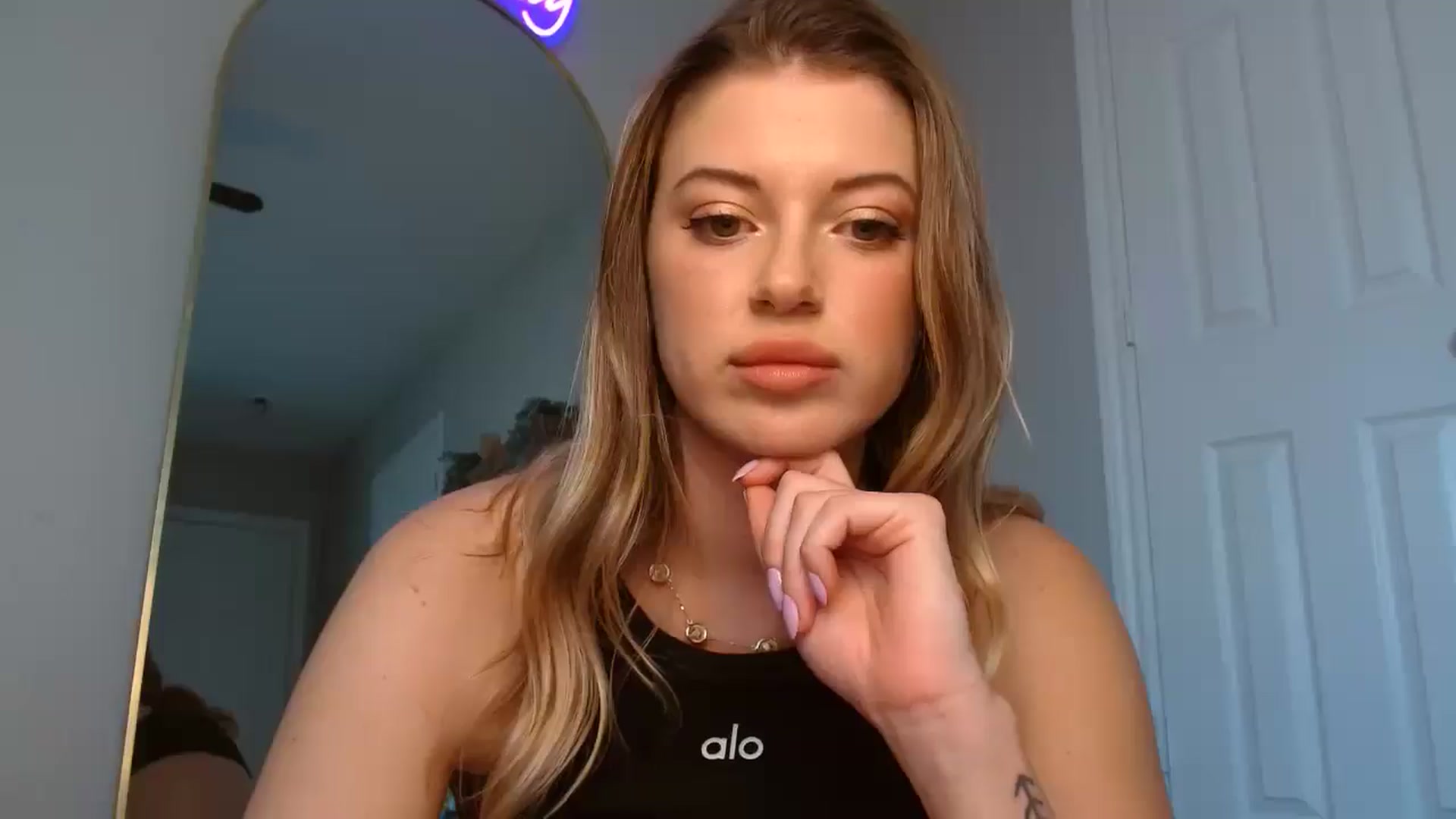Gallery image thumbnail from rileydepp's myfreecams stream on, 12/29/2024, 21:13 image 17 of 20
