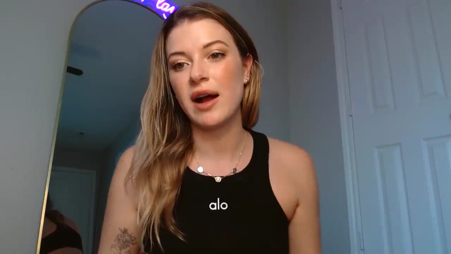 Gallery image thumbnail from rileydepp's myfreecams stream on, 12/29/2024, 22:31 image 6 of 20