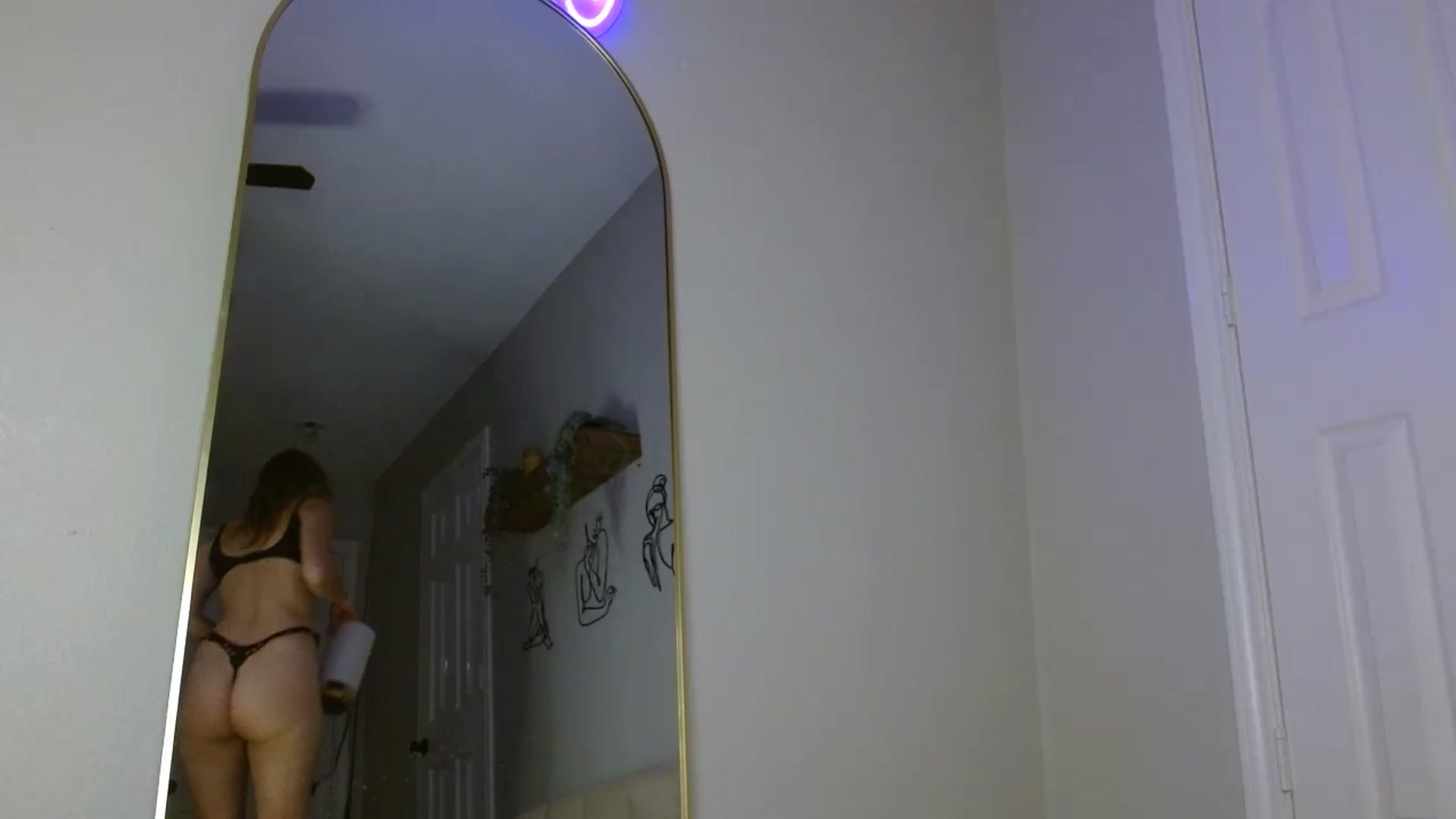Gallery image thumbnail from rileydepp's myfreecams stream on, 01/09/2025, 24:07 image 13 of 20