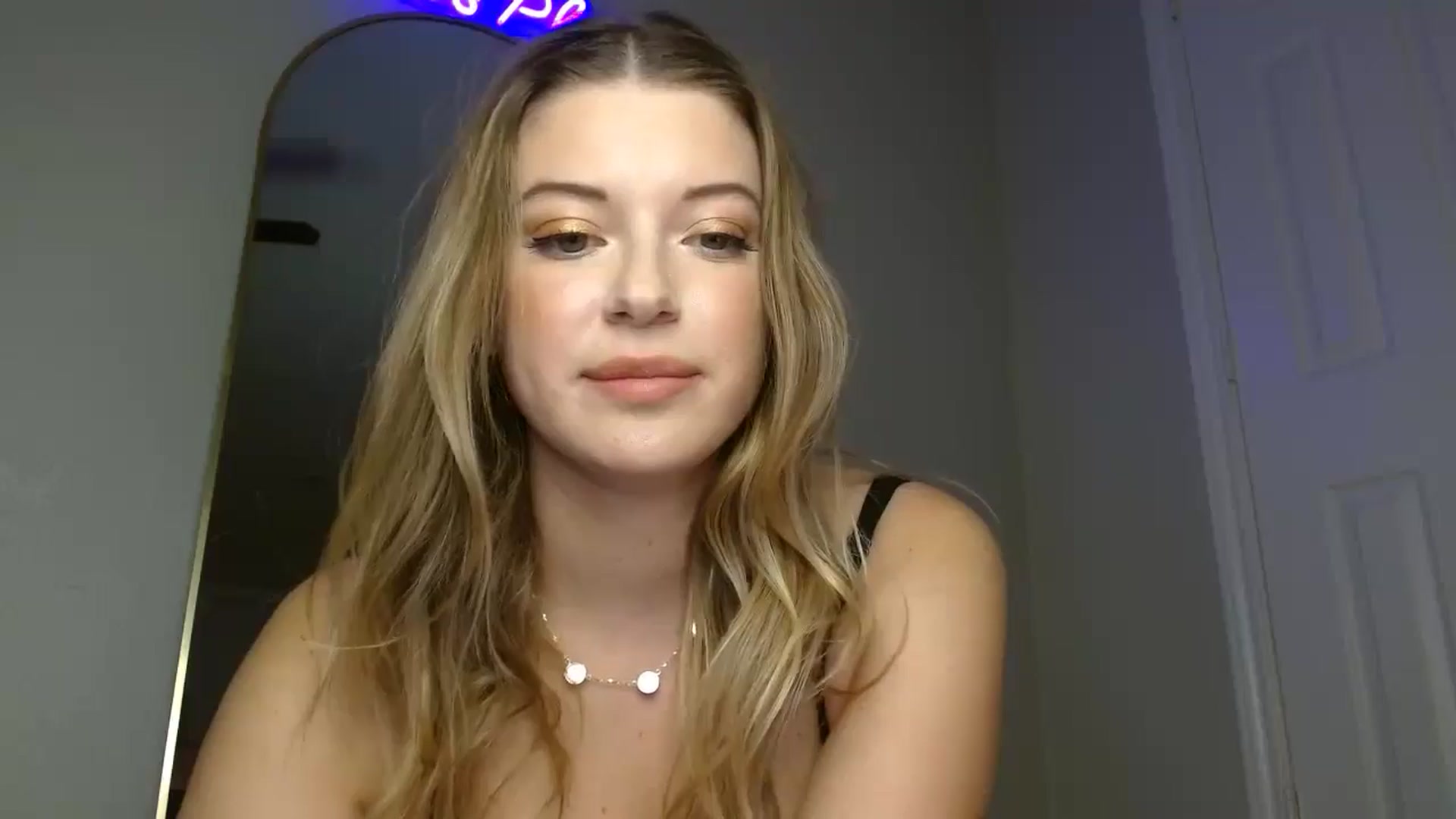 Gallery image thumbnail from rileydepp's myfreecams stream on, 01/09/2025, 24:07 image 19 of 20