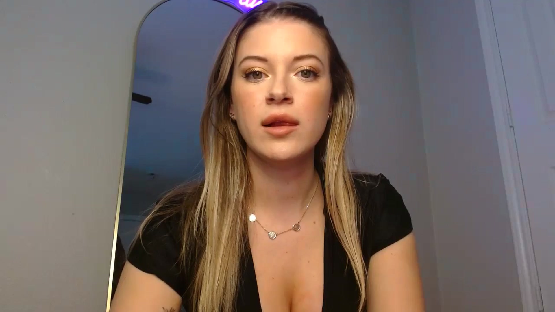 Gallery image thumbnail from rileydepp's myfreecams stream on, 01/16/2025, 22:25 image 19 of 20