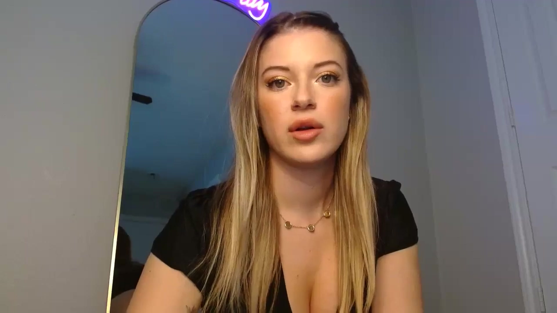 Gallery image thumbnail from rileydepp's myfreecams stream on, 01/16/2025, 22:25 image 8 of 20