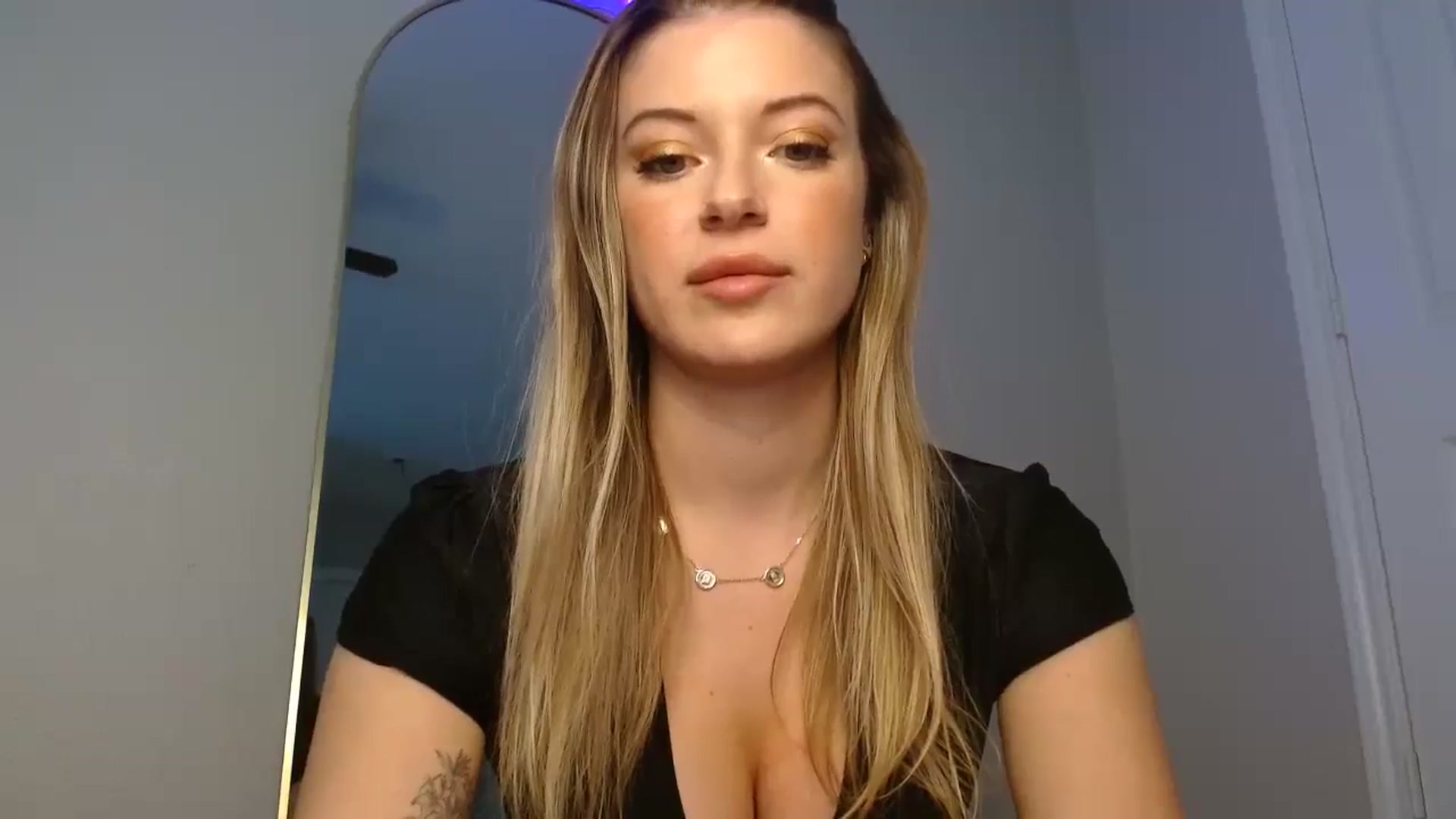 Gallery image thumbnail from rileydepp's myfreecams stream on, 01/16/2025, 22:25 image 15 of 20