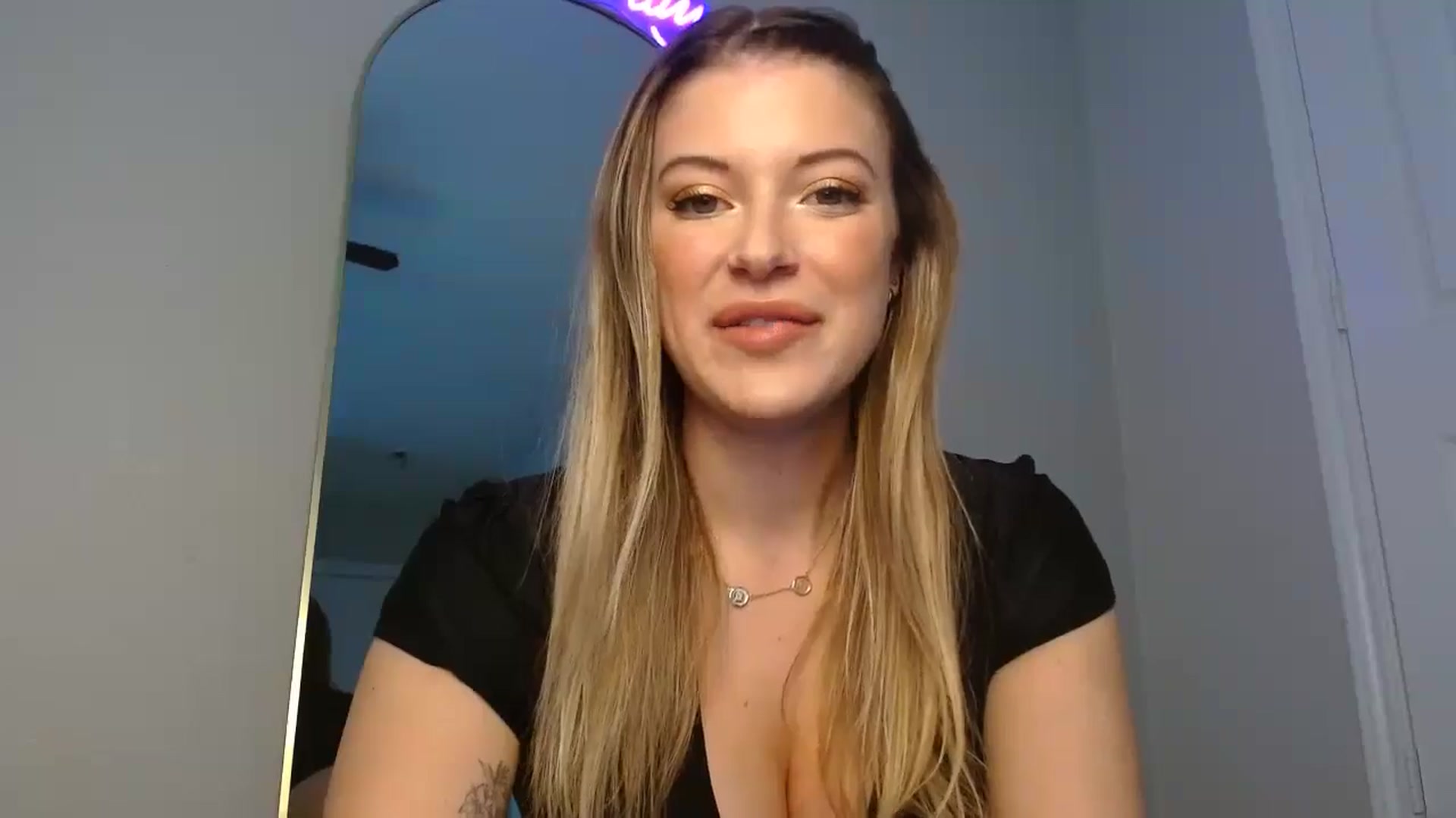 Gallery image thumbnail from rileydepp's myfreecams stream on, 01/16/2025, 22:25 image 16 of 20