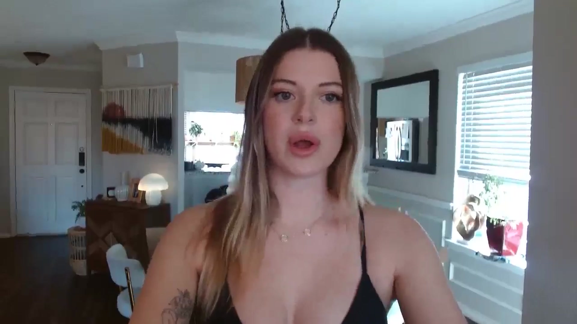 Gallery image thumbnail from rileydepp's myfreecams stream on, 01/27/2025, 21:29 image 8 of 20