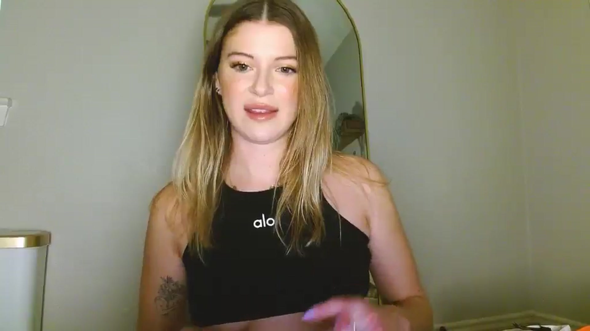 Gallery image thumbnail from rileydepp's myfreecams stream on, 02/20/2025, 24:38 image 18 of 20