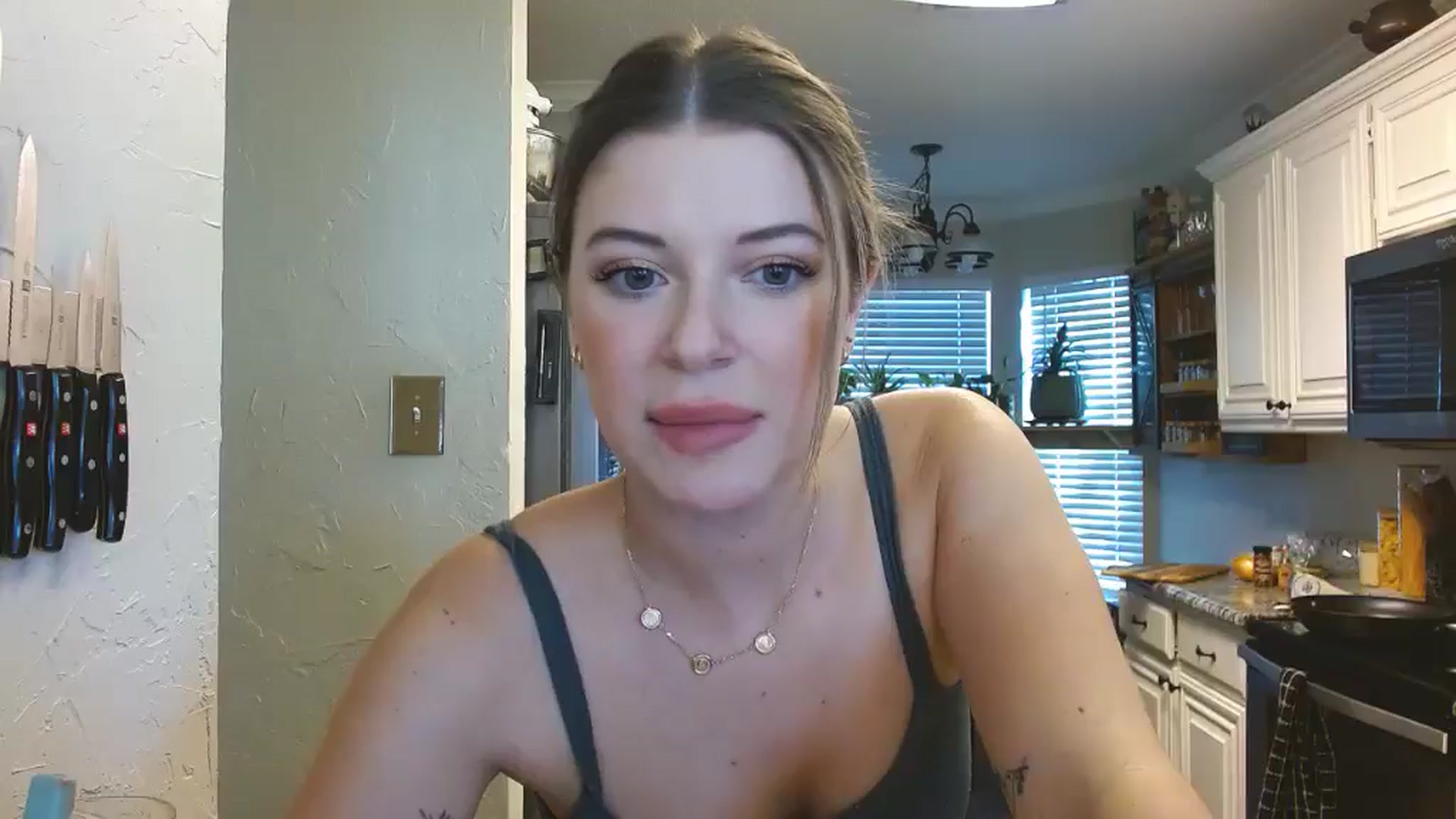 Gallery image thumbnail from rileydepp's myfreecams stream on, 02/25/2025, 23:33 image 12 of 20