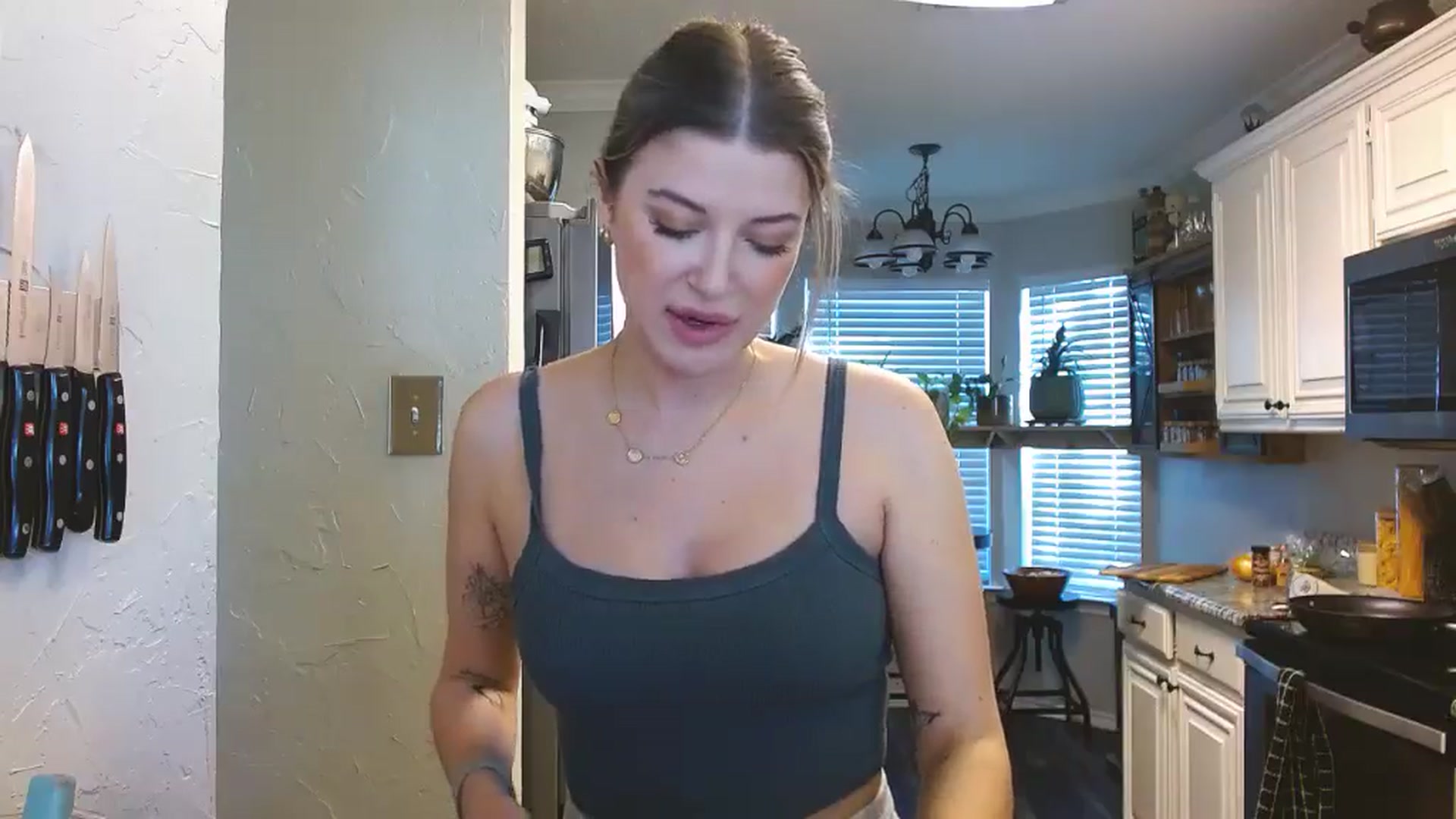 Gallery image thumbnail from rileydepp's myfreecams stream on, 02/25/2025, 23:33 image 10 of 20