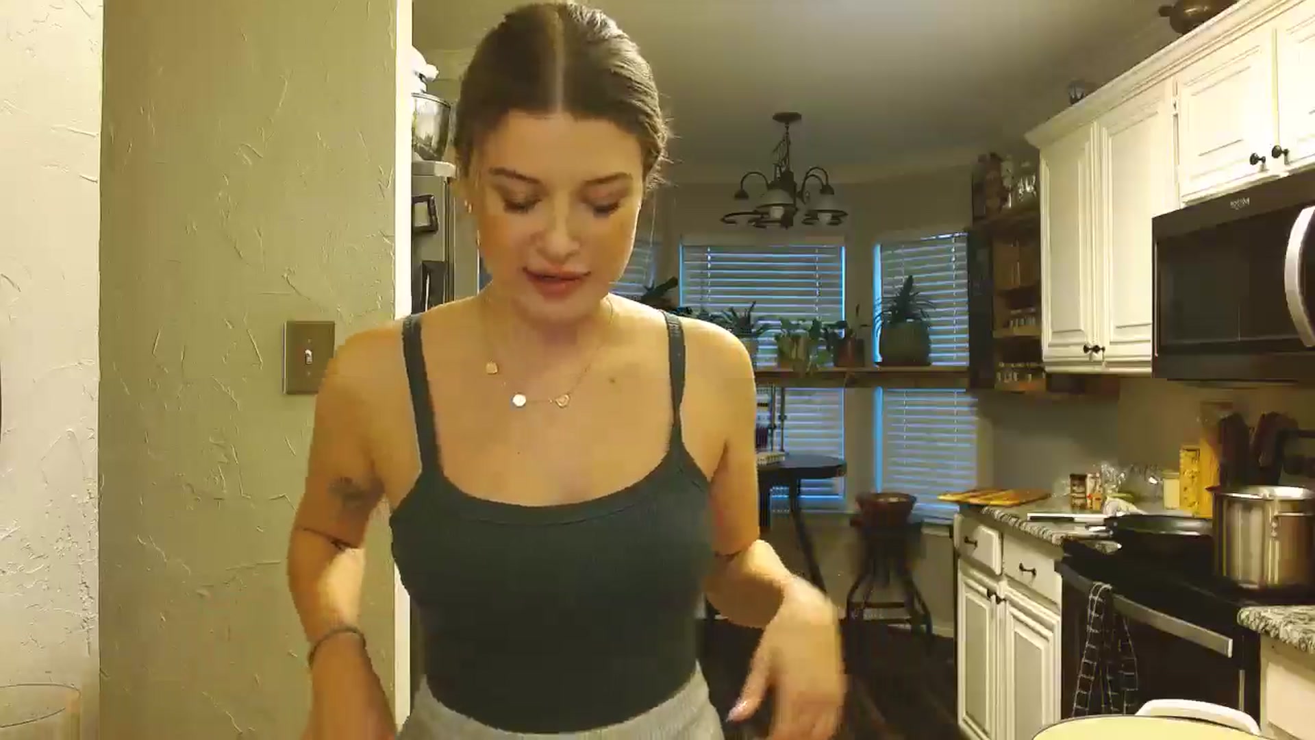 Gallery image thumbnail from rileydepp's myfreecams stream on, 02/26/2025, 24:25 image 8 of 20