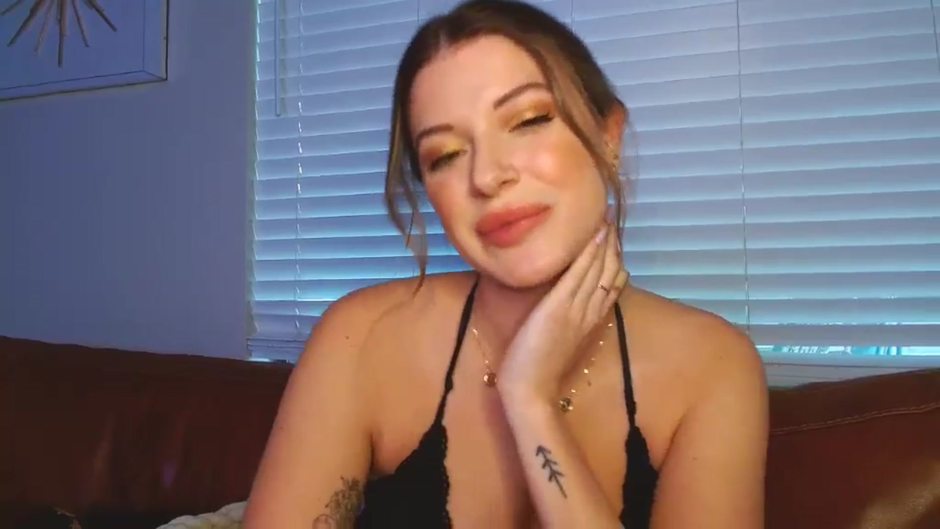 Gallery image thumbnail from rileydepp's myfreecams stream on, 03/03/2025, 23:42 image 10 of 20