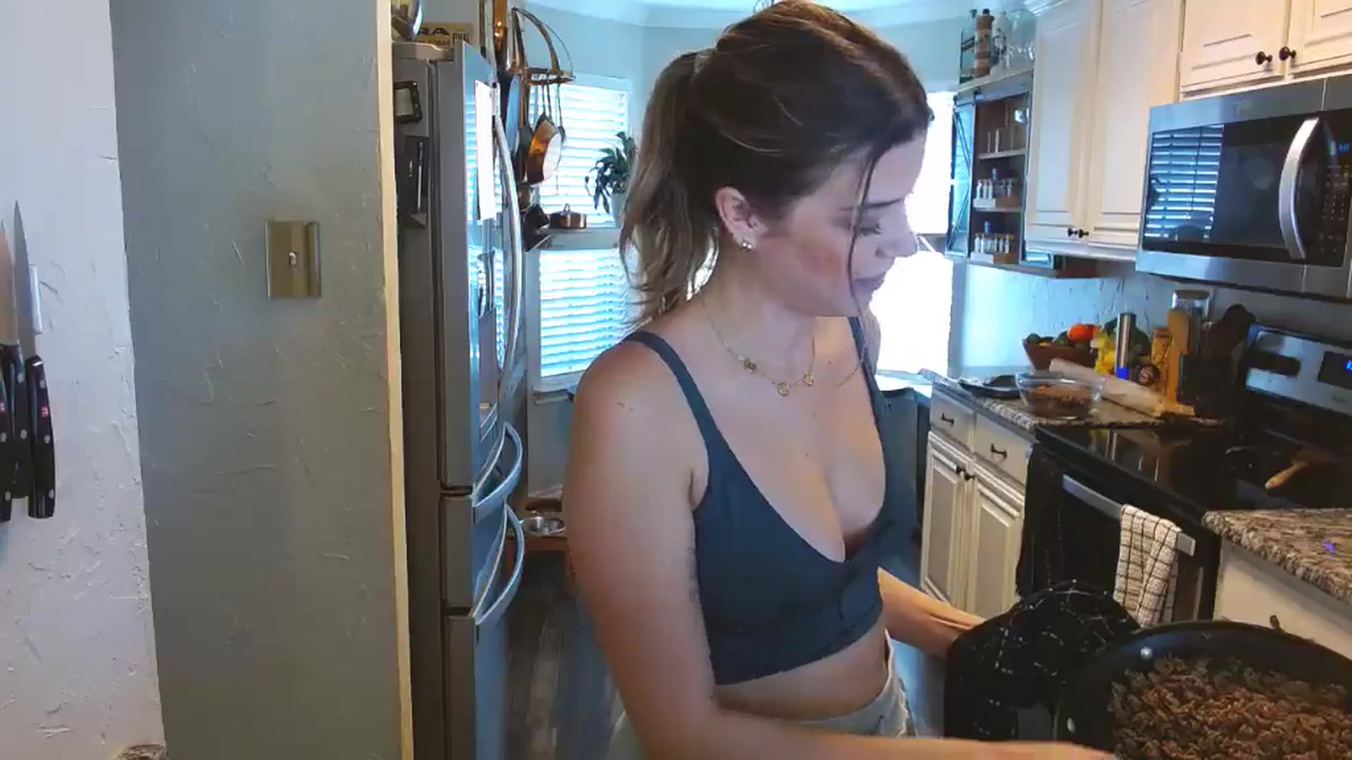 Gallery image thumbnail from rileydepp's myfreecams stream on, 03/04/2025, 22:36 image 6 of 20