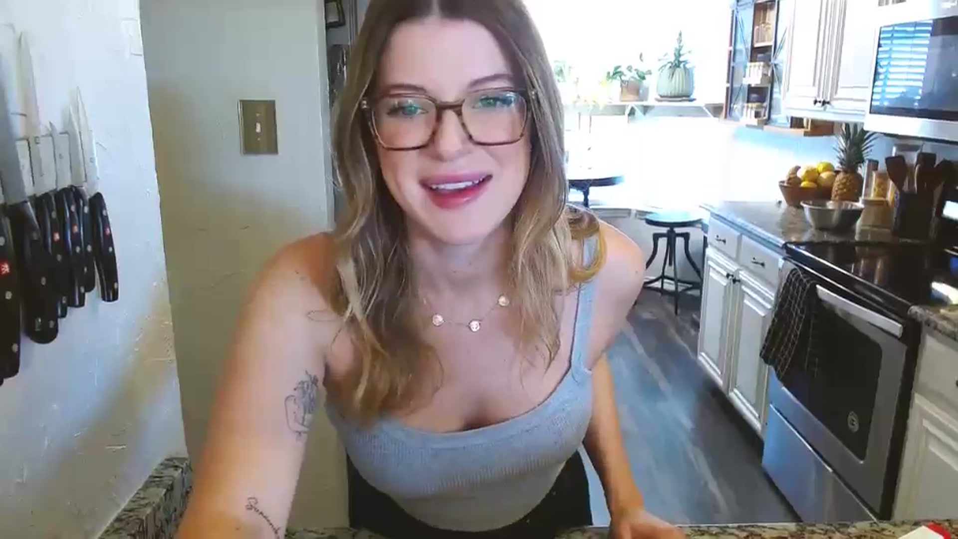 Gallery image thumbnail from rileydepp's myfreecams stream on, 03/10/2025, 19:31 image 13 of 20