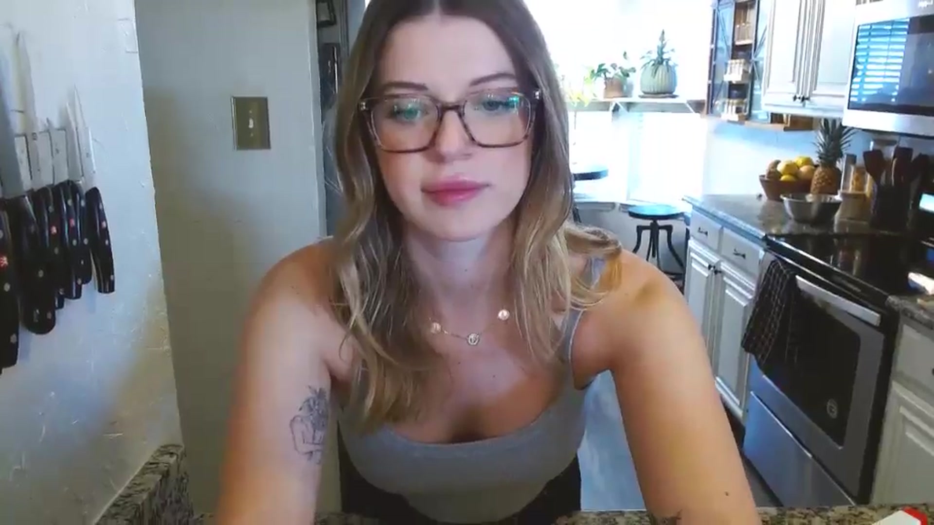 Gallery image thumbnail from rileydepp's myfreecams stream on, 03/10/2025, 19:31 image 12 of 20