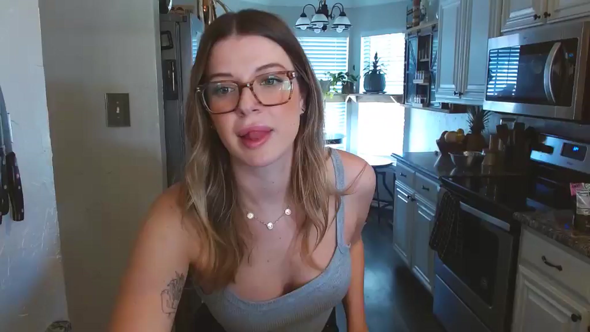 Gallery image thumbnail from rileydepp's myfreecams stream on, 03/10/2025, 20:37 image 13 of 20