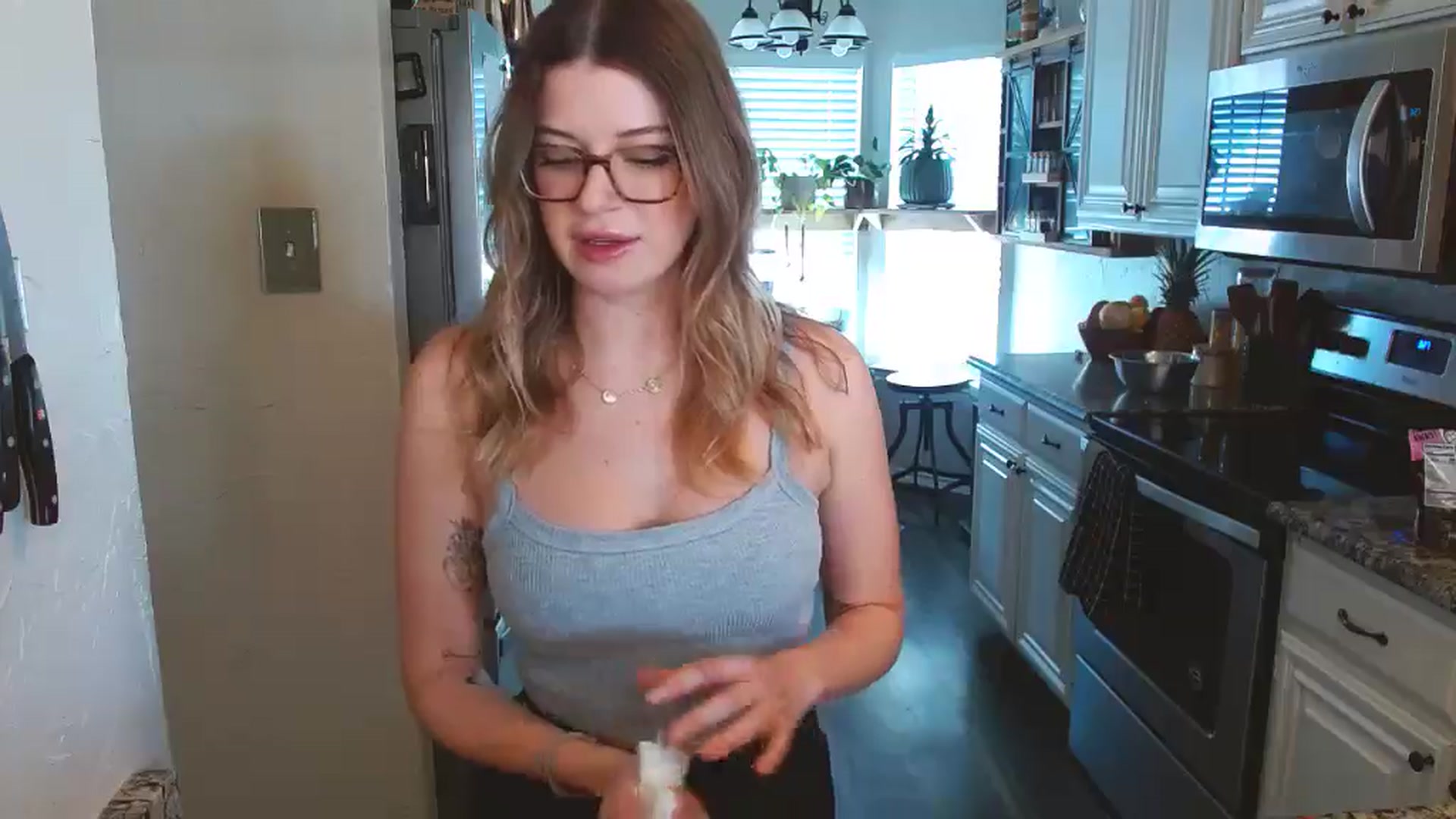 Gallery image thumbnail from rileydepp's myfreecams stream on, 03/10/2025, 20:37 image 15 of 20