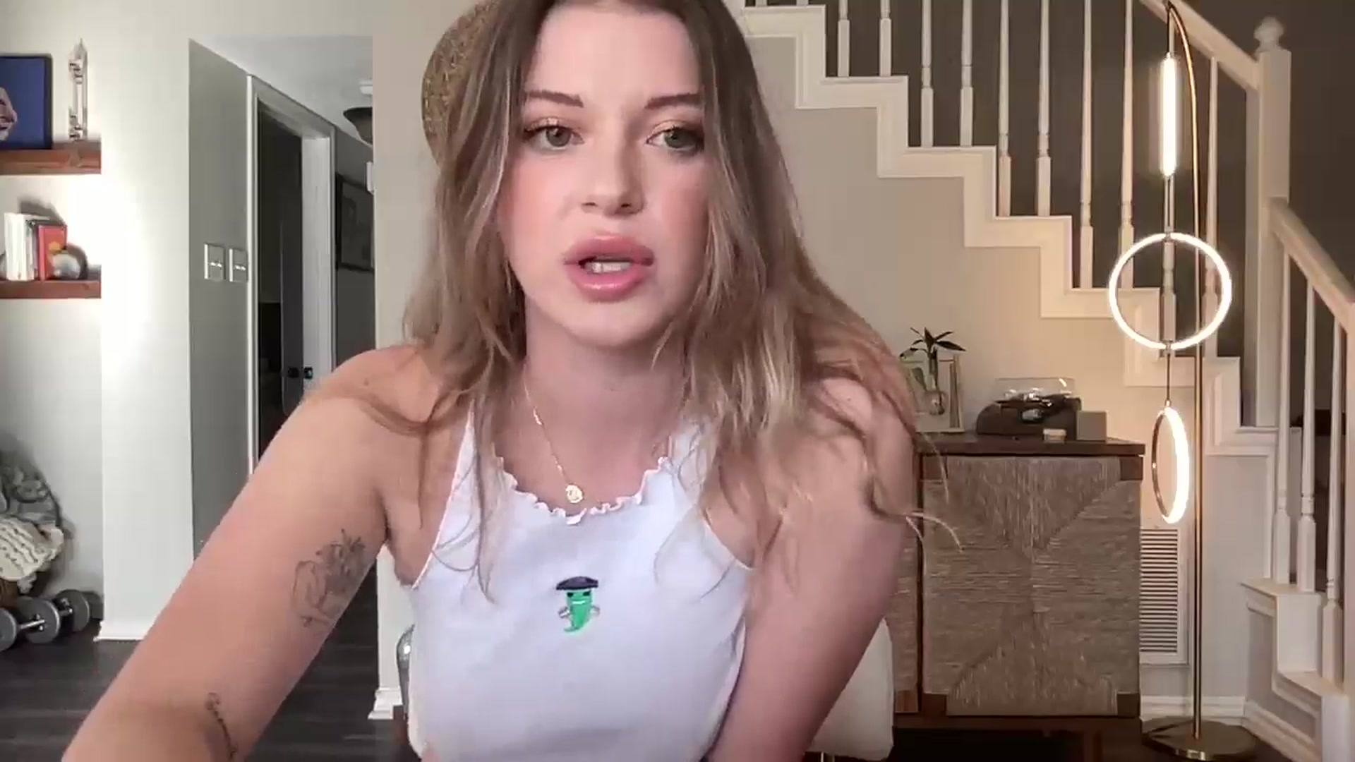 Gallery image thumbnail from rileydepp's myfreecams stream on, 03/22/2025, 22:46 image 11 of 20