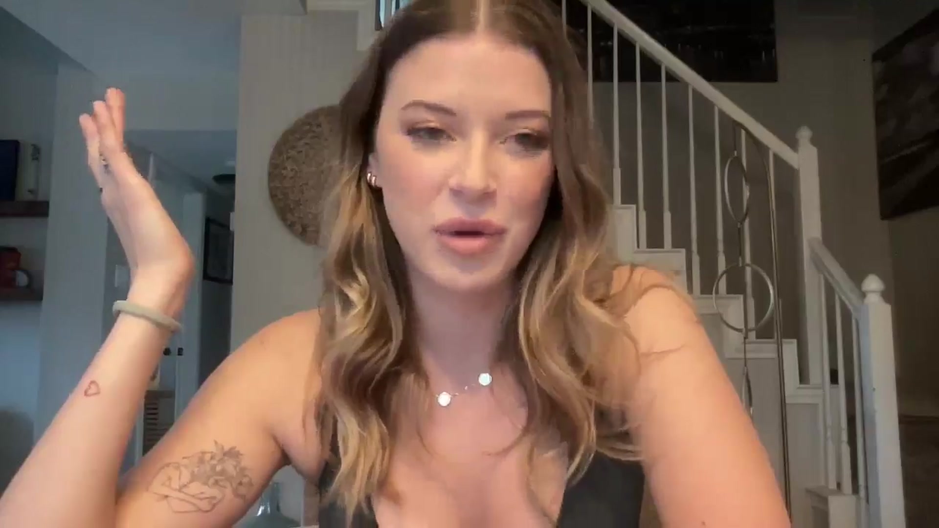 Gallery image thumbnail from rileydepp's myfreecams stream on, 04/04/2025, 19:01 image 10 of 20