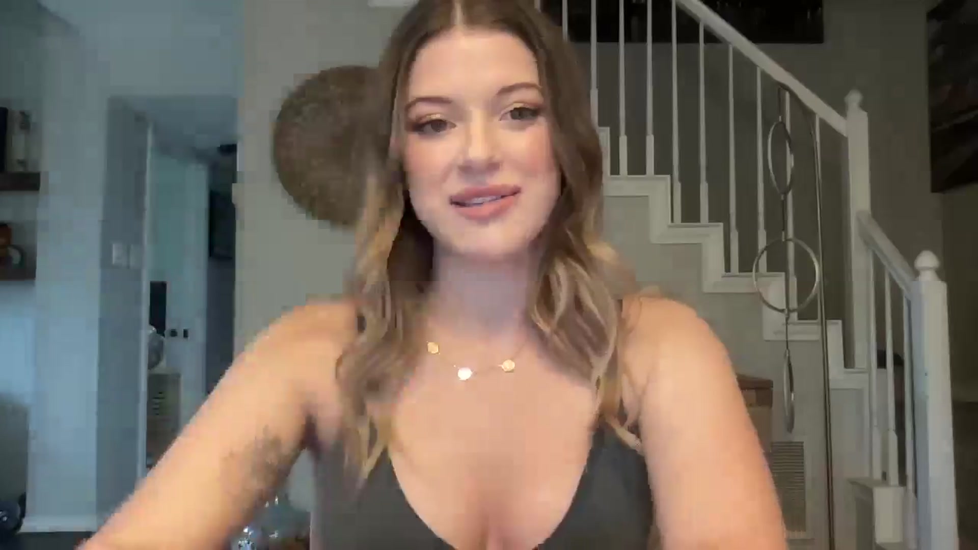 Gallery image thumbnail from rileydepp's myfreecams stream on, 04/04/2025, 19:01 image 3 of 20