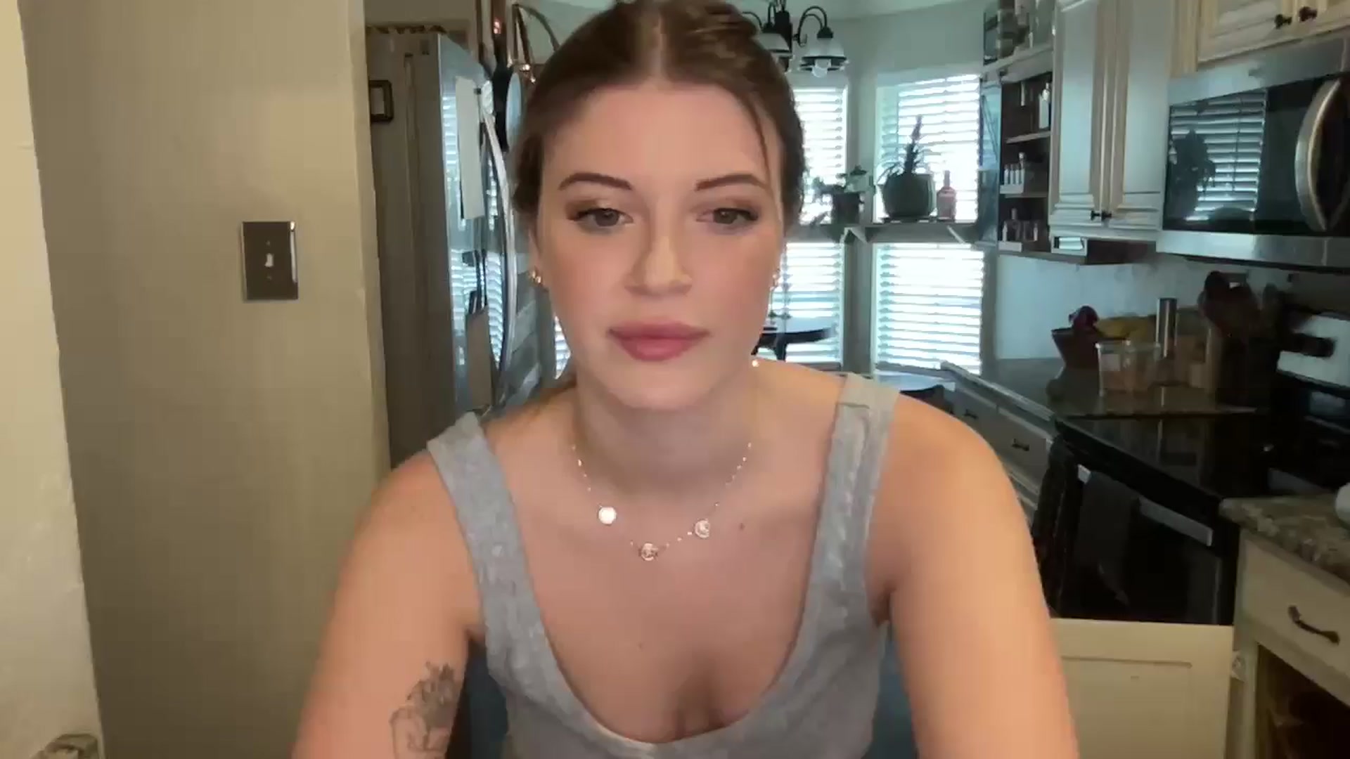 Gallery image thumbnail from rileydepp's myfreecams stream on, 04/06/2025, 22:45 image 17 of 20