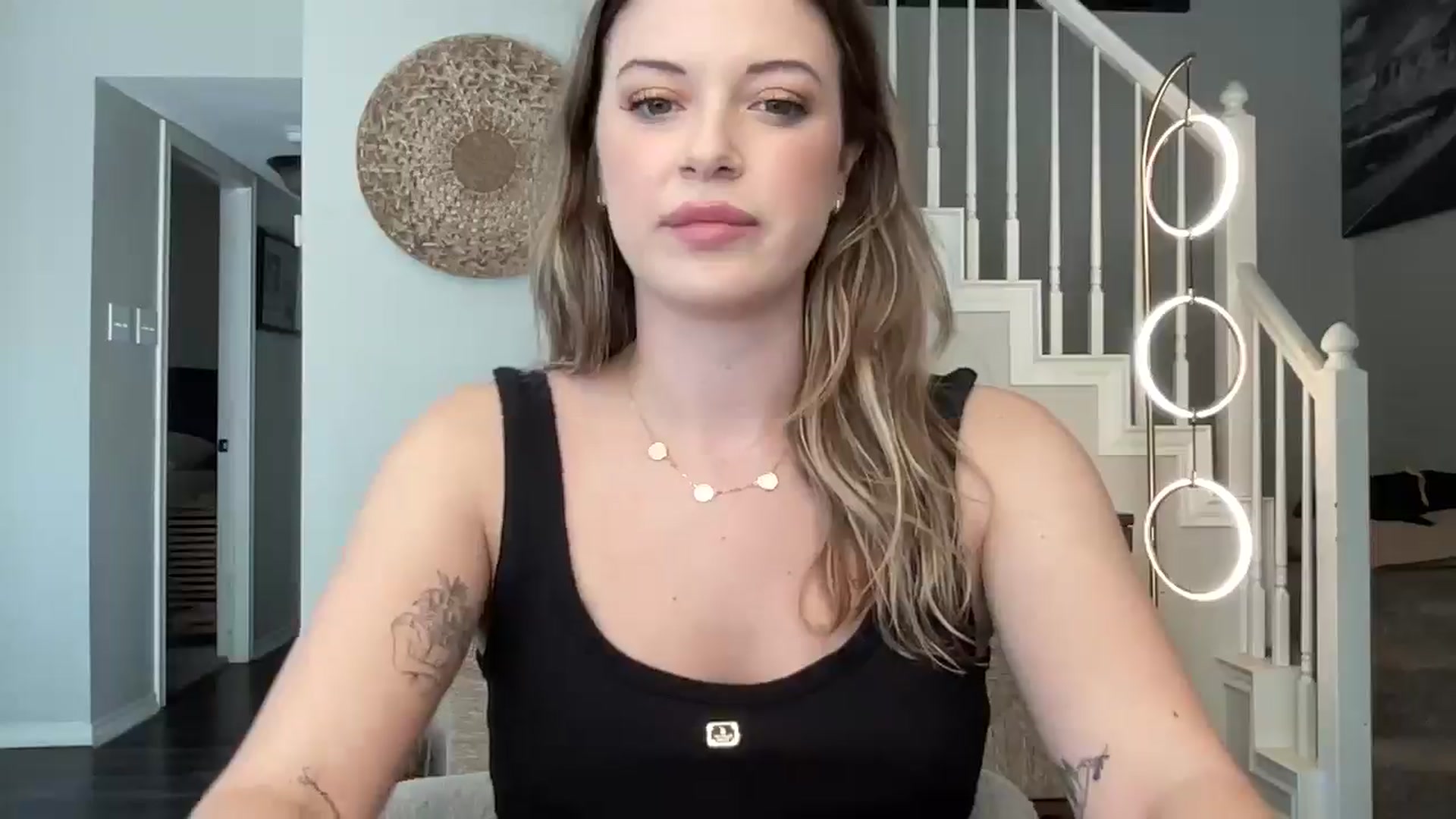 Gallery image thumbnail from rileydepp's myfreecams stream on, 04/13/2025, 23:07 image 2 of 20