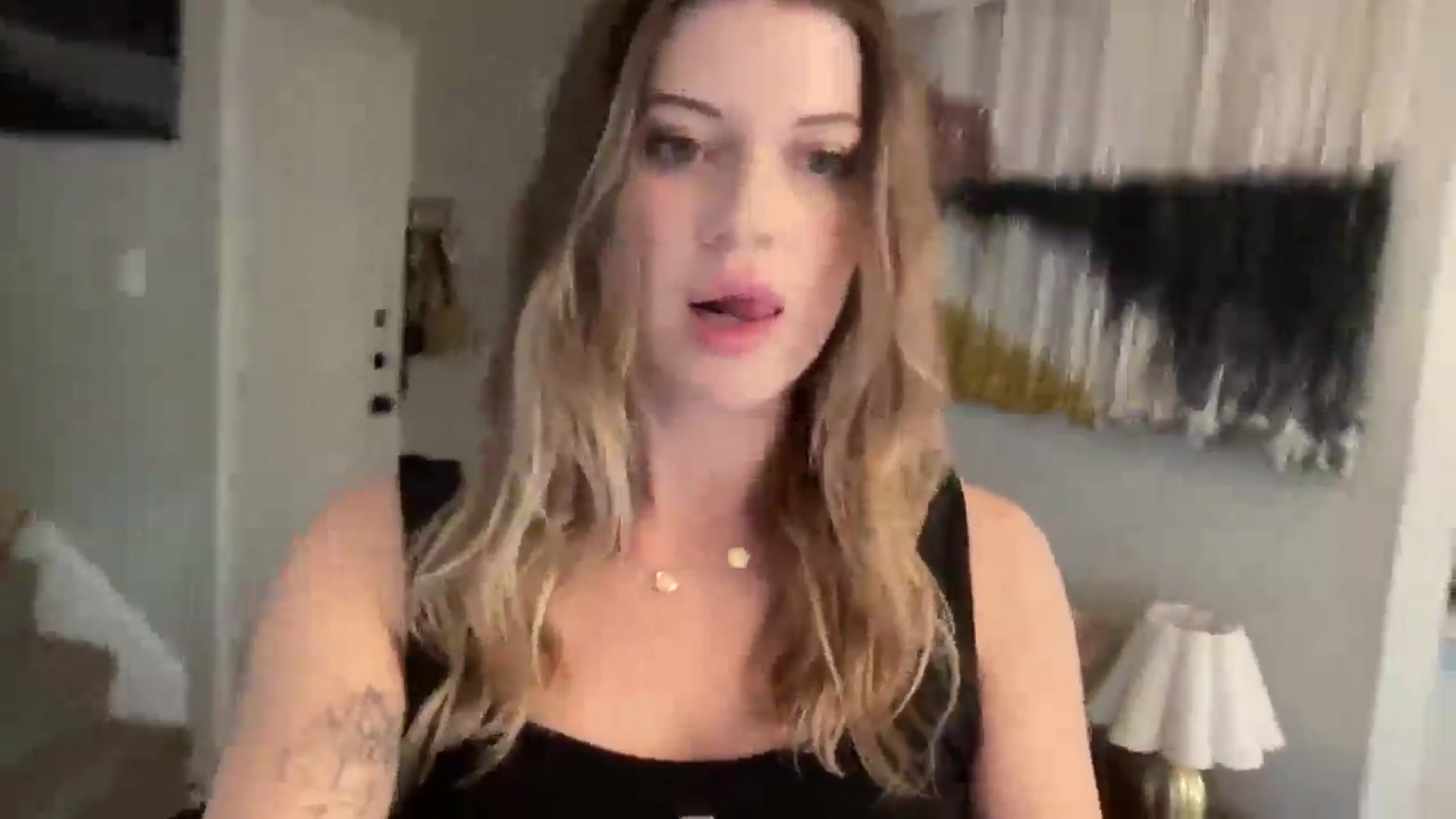 Gallery image thumbnail from rileydepp's myfreecams stream on, 04/13/2025, 23:55 image 9 of 20