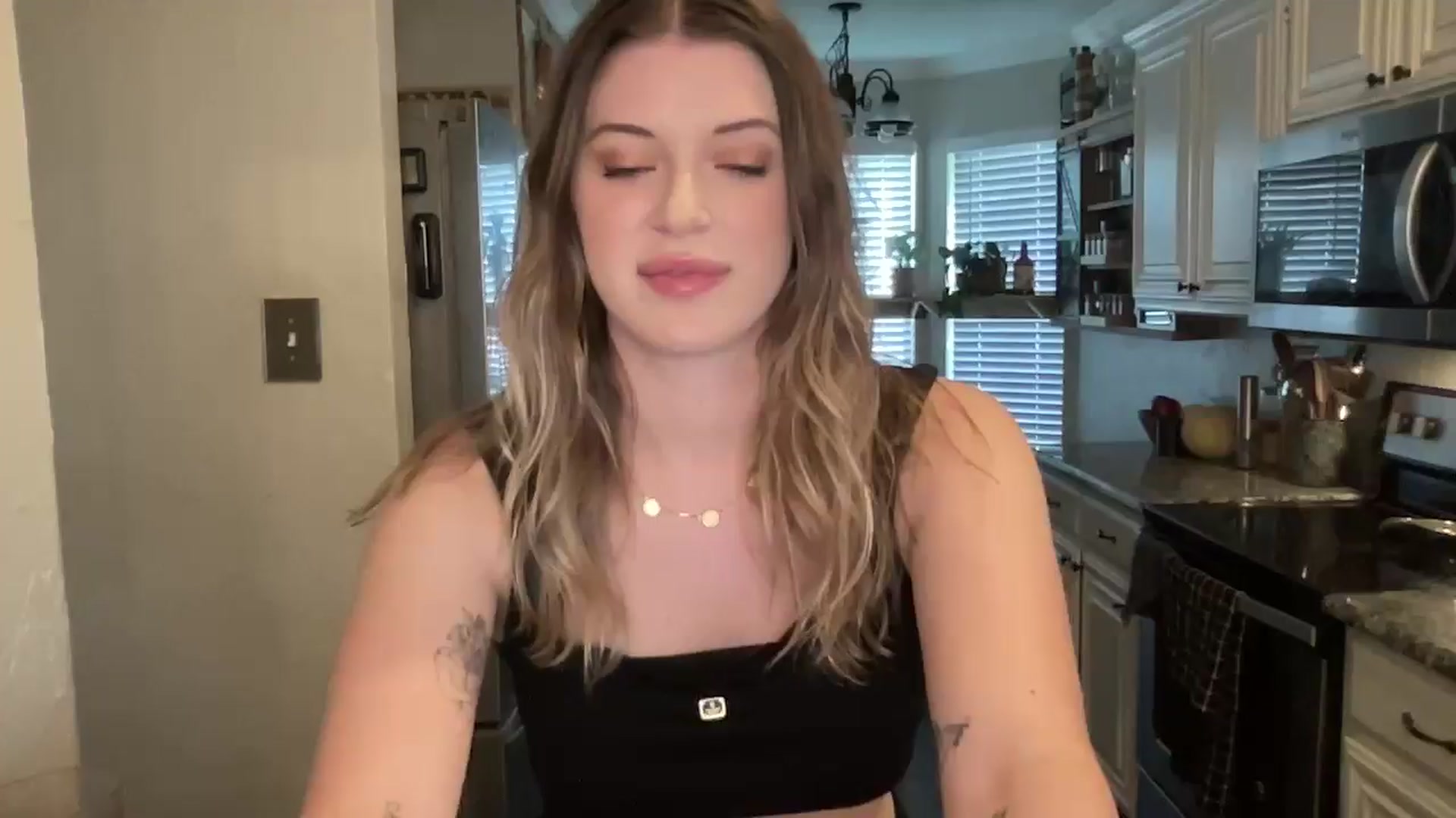 Gallery image thumbnail from rileydepp's myfreecams stream on, 04/13/2025, 23:55 image 1 of 20