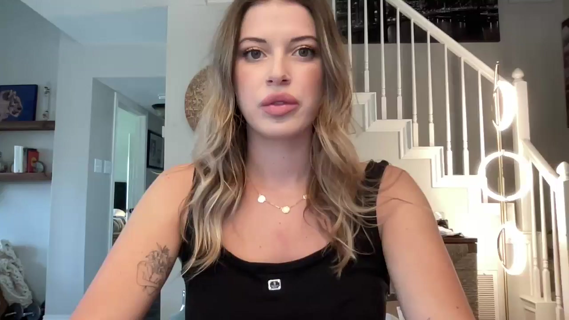 Gallery image thumbnail from rileydepp's myfreecams stream on, 04/26/2025, 19:21 image 19 of 20