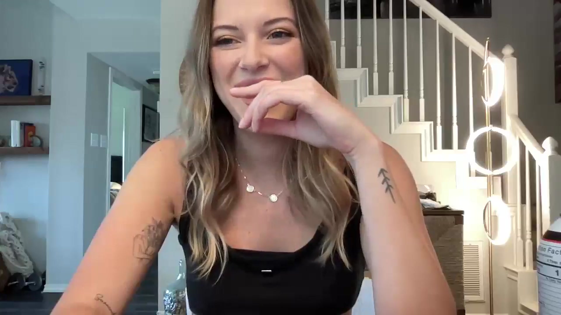 Gallery image thumbnail from rileydepp's myfreecams stream on, 04/26/2025, 19:21 image 10 of 20