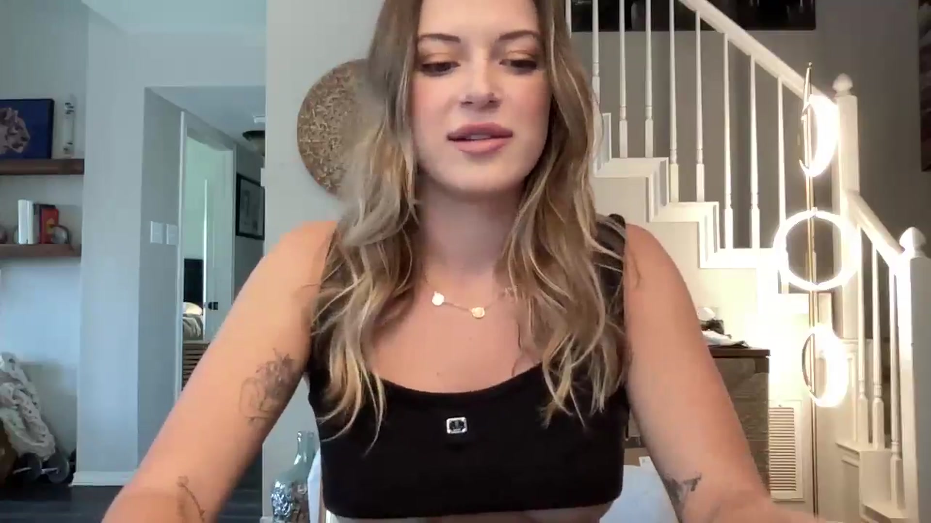 Gallery image thumbnail from rileydepp's myfreecams stream on, 04/26/2025, 19:21 image 13 of 20