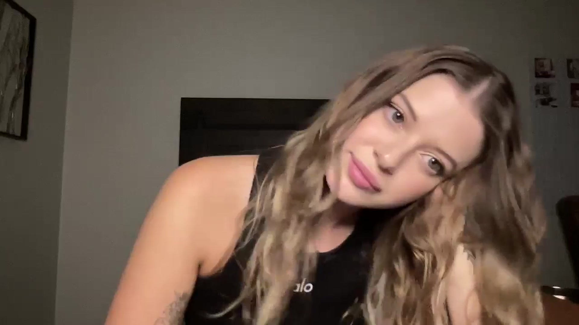 Gallery image thumbnail from rileydepp's myfreecams stream on, 10/28/2025, 24:45 image 16 of 20